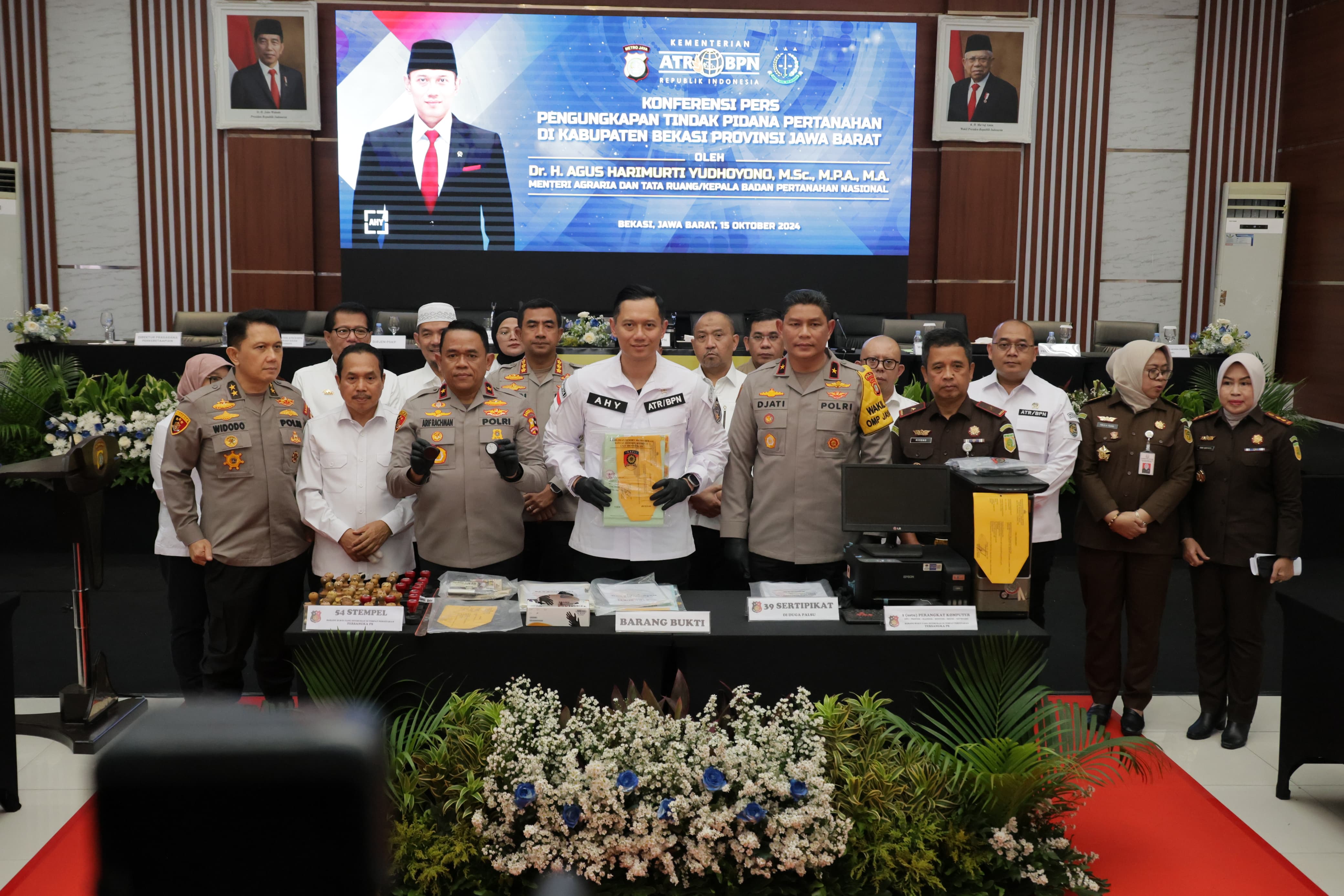 Gebuk Mafia Tanah : Menteri ATR/BPN Agus Harimurti Yudhoyono mengungkap dua kasus mafia tanah di Kabupaten Bekasi.