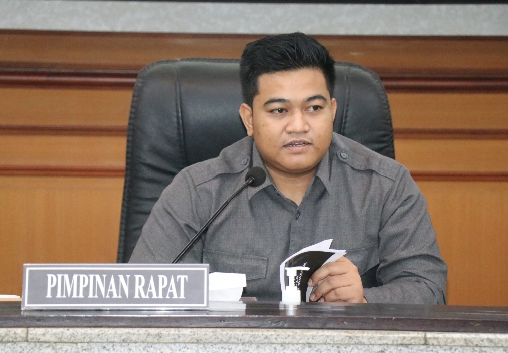 Ketua DPRD Gresik Syahrul Munir saat memimpin rapat evaluasi pelaksanaan APBD 2024.