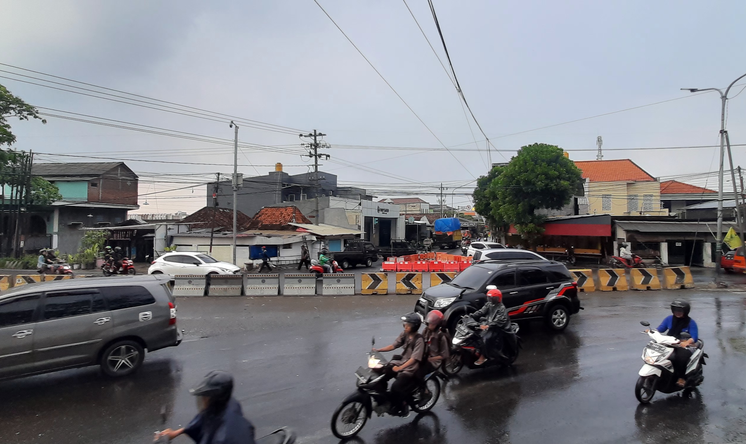 Hujan diprediksi bakal mengguyur wilayah Gresik pada November mendatang.