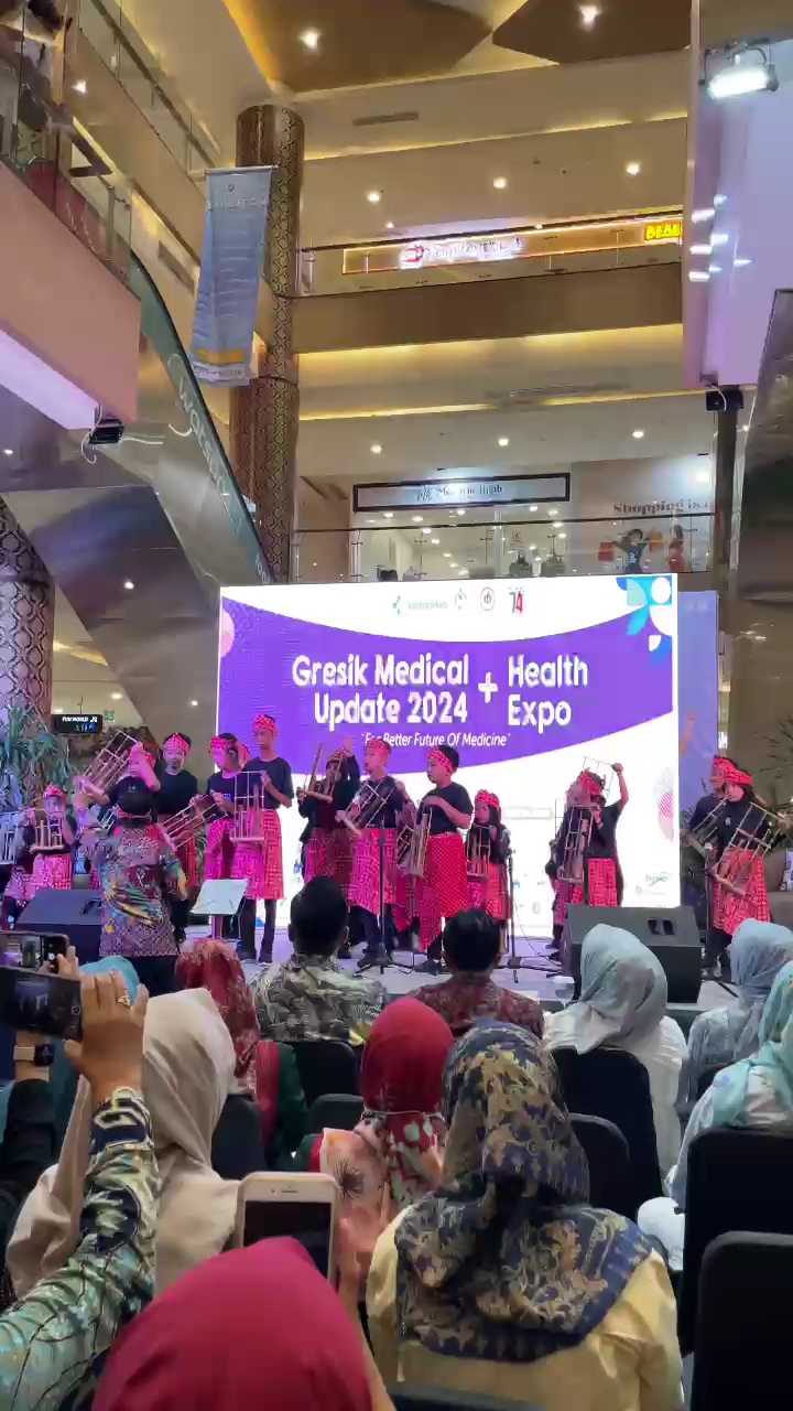 PUKAU: Sebanyak 21 anak berkebutuhan khusus (ABK) yang tergabung dalam grup Cinta ABK turut memeriahkan peringatan Hari Dokter Indonesia ke-74 di Gressmall, Jumat (18/10).