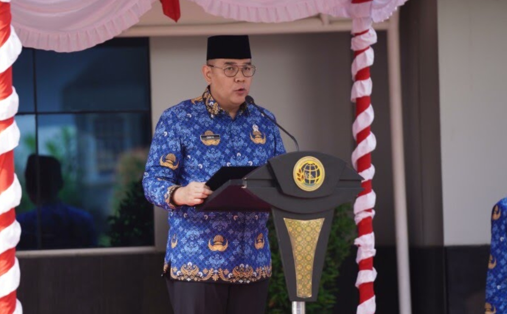 Semangat Pemuda : Wakil Menteri Ossy Dermawan menyampaikan amanat dalam upacara sumpah pemuda.