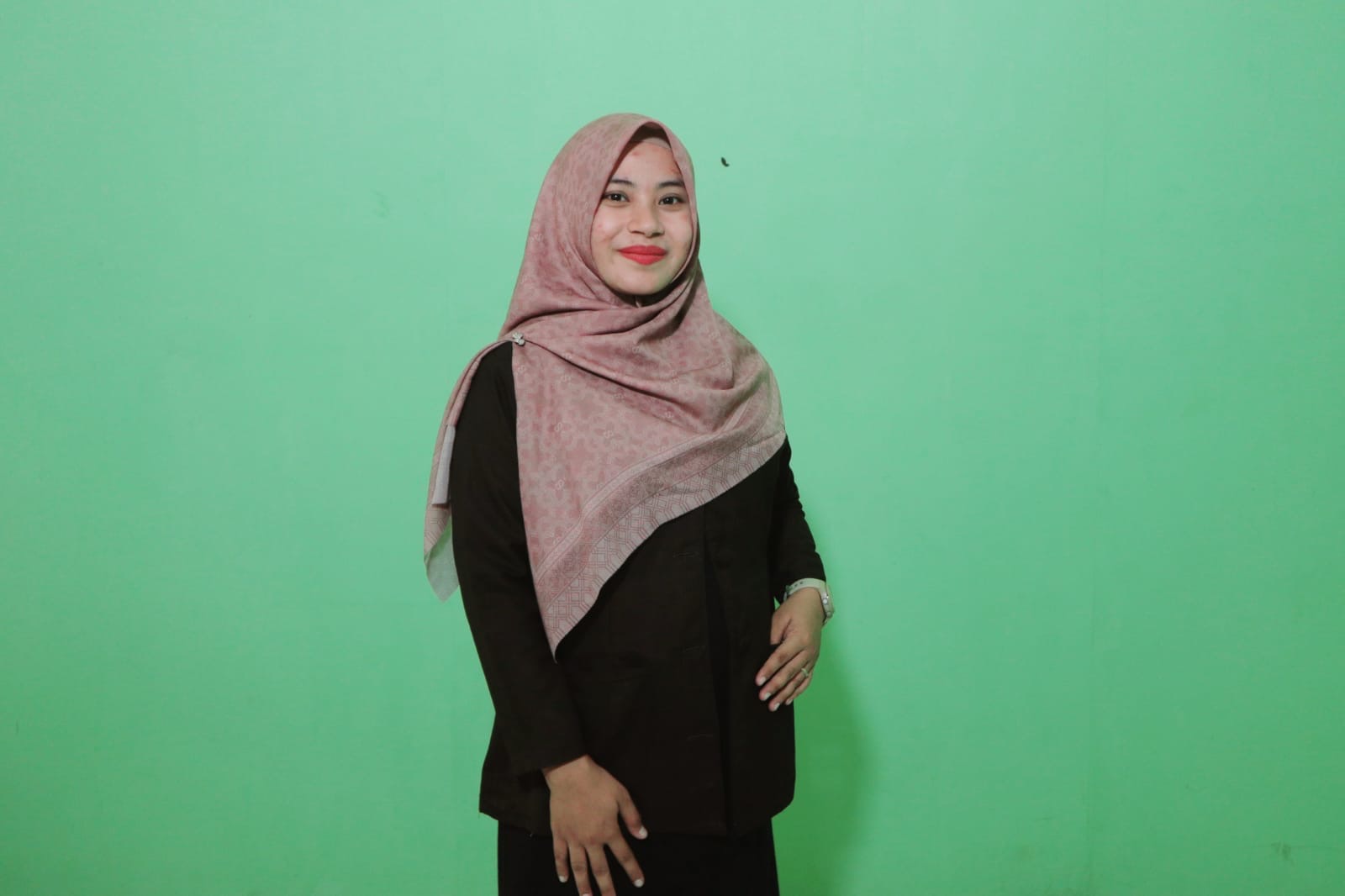 Rizky Oktavianis S.Pd M.Pd, Guru SMKS Sunan Giri Menganti