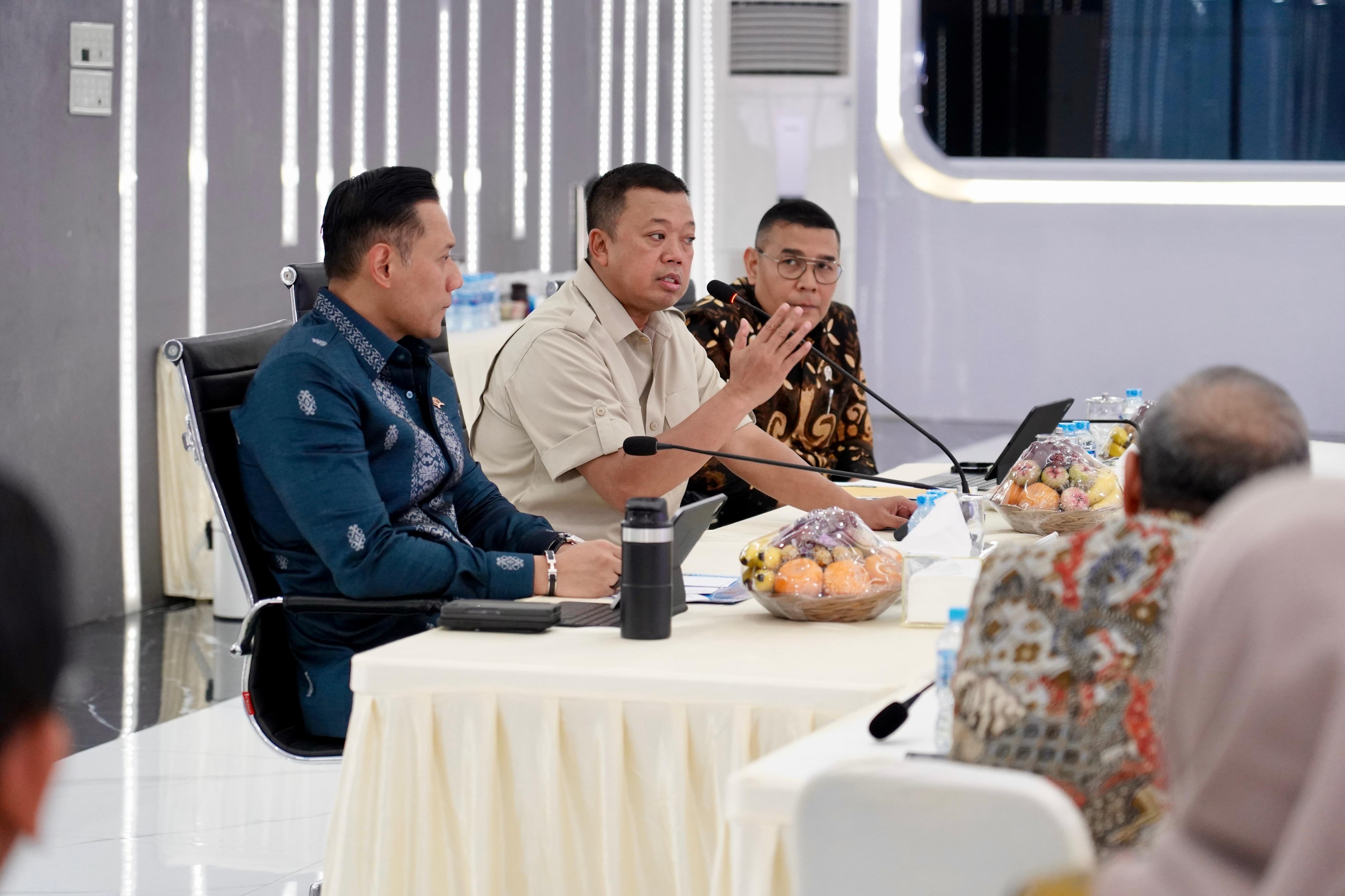 Minta Dukungan : Menteri ATR/BPN Nusron Wahid mendapatkan dukungan dari Menkoinfra AHY.