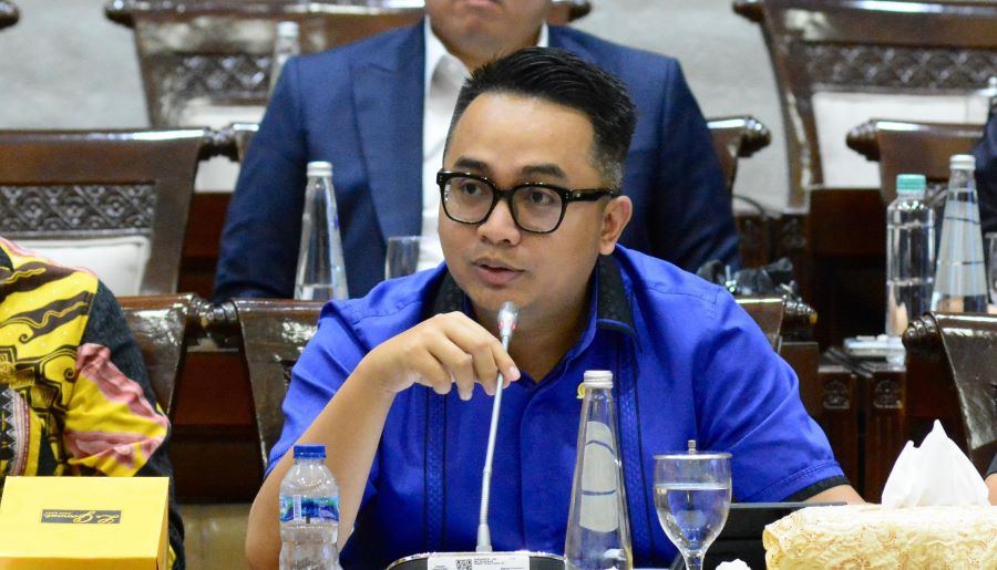 Tajam : Anggota DPR RI Komisi XI asal Gresik, Jiddan menyoroti tingginya pajak hingga yang mengakibatkan lonjakan PHK.