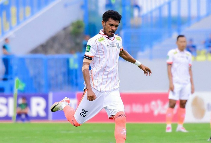 PERTANDINGAN LIGA II: Laga Gresik United vs Persibo Bojonegoro di Gelora Joko Samudro Gresik, Jumat (15/11).