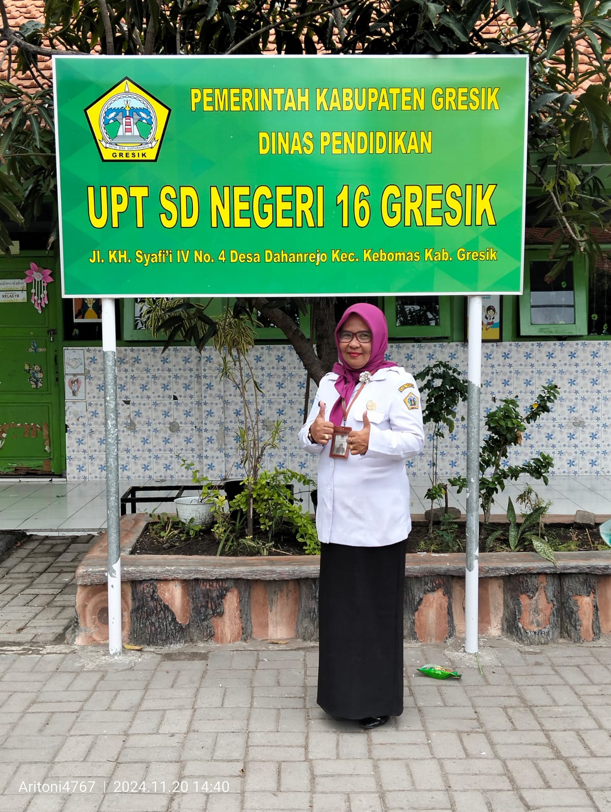 Kepala UPT SDN 16 Gresik Naniek Marawatie
