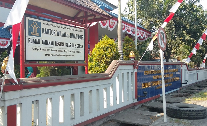 Rutan Gresik mengambil langkah tegas untuk mengatasi masalah overkapasitas dan meningkatkan keamanan dengan memindahkan 26 warga binaan ke beberapa lembaga pemasyarakatan lainnya