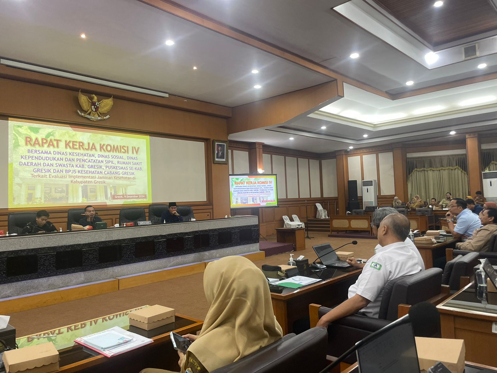 HEARING: DPRD saat hearing bersama BPJS Kesehatan di ruang sidang, Selasa &nbsp;(10/12).