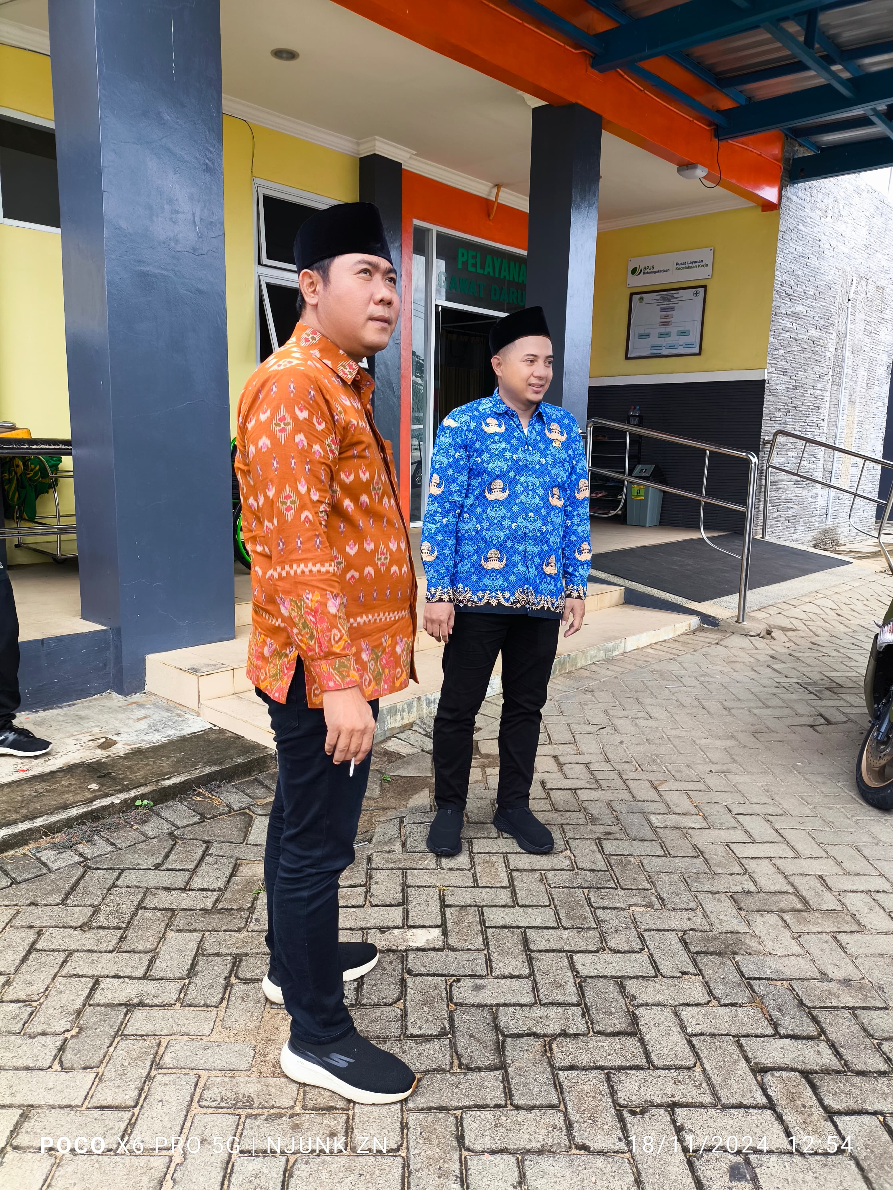 SIDAK: Wakil Ketua DPRD Gresik Lutfi Dhawam saat melakukan memantau sarpras di Puskesmas Tambak.