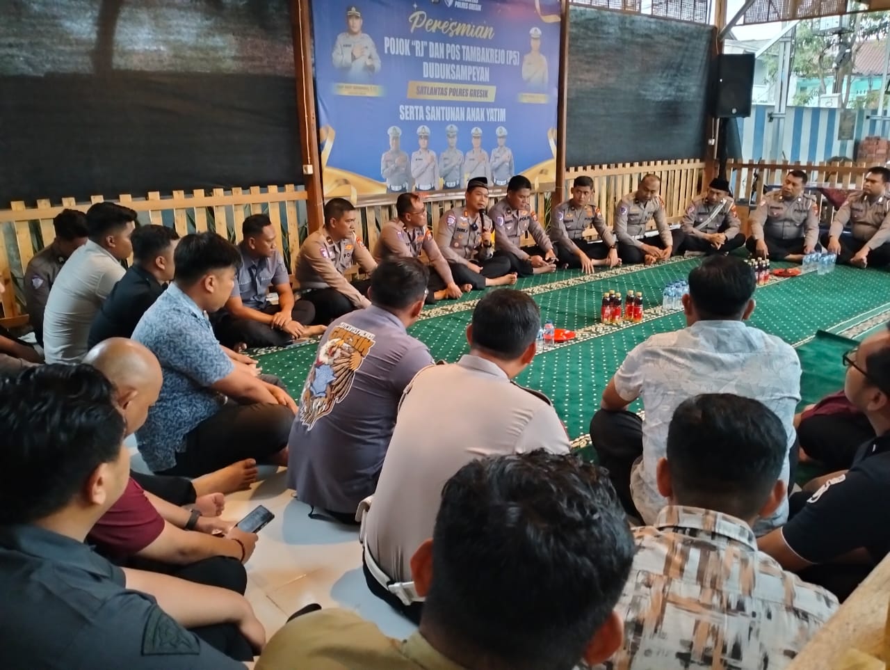 DIRESMIKAN: Satlantas Polres Gresik membuka pos Pojok RJ dan Revitalisasi Pos P5 untuk mempermudah layanan untuk Masyarakat di Desa Tambakrejo, Kecamatan Duduksampeyan.