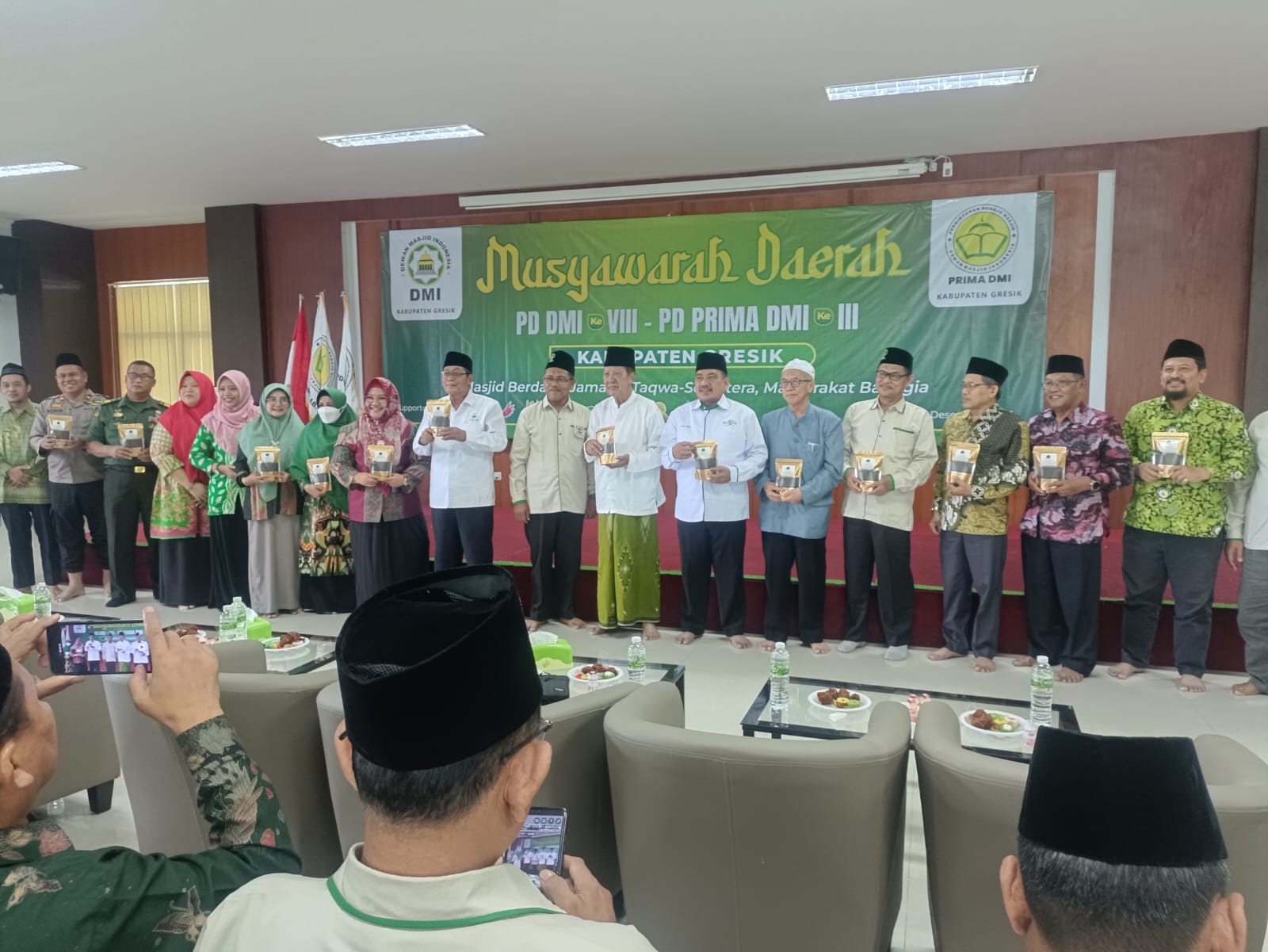 Jajaran pengurus DMI dan PRIMA Gresik Launching Kopi Quba di Gresik