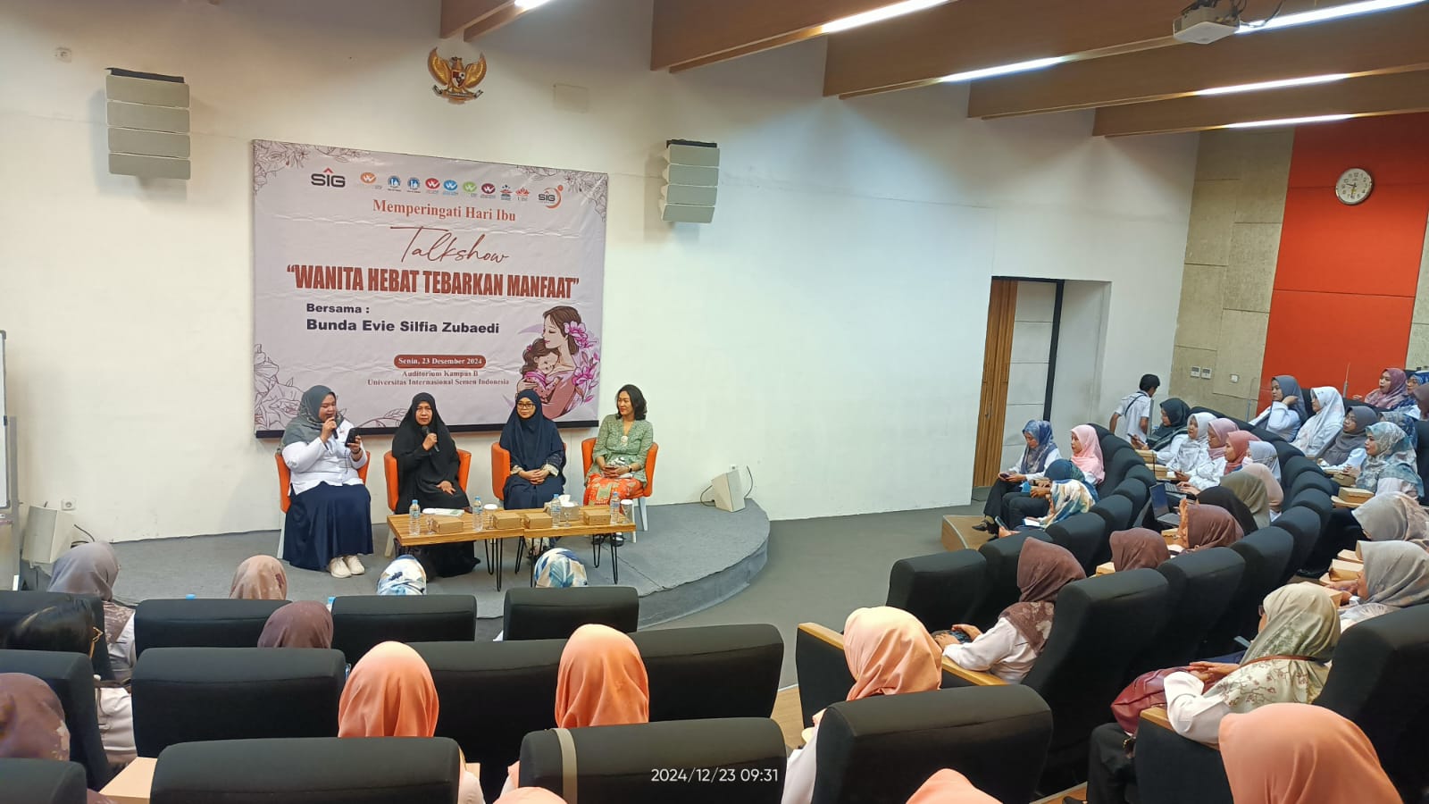 PERINGATAN HARI IBU: SIF menggelar Talkshow Wanita Hebat dalam rangka memperingati hari ibu tahun 2025.