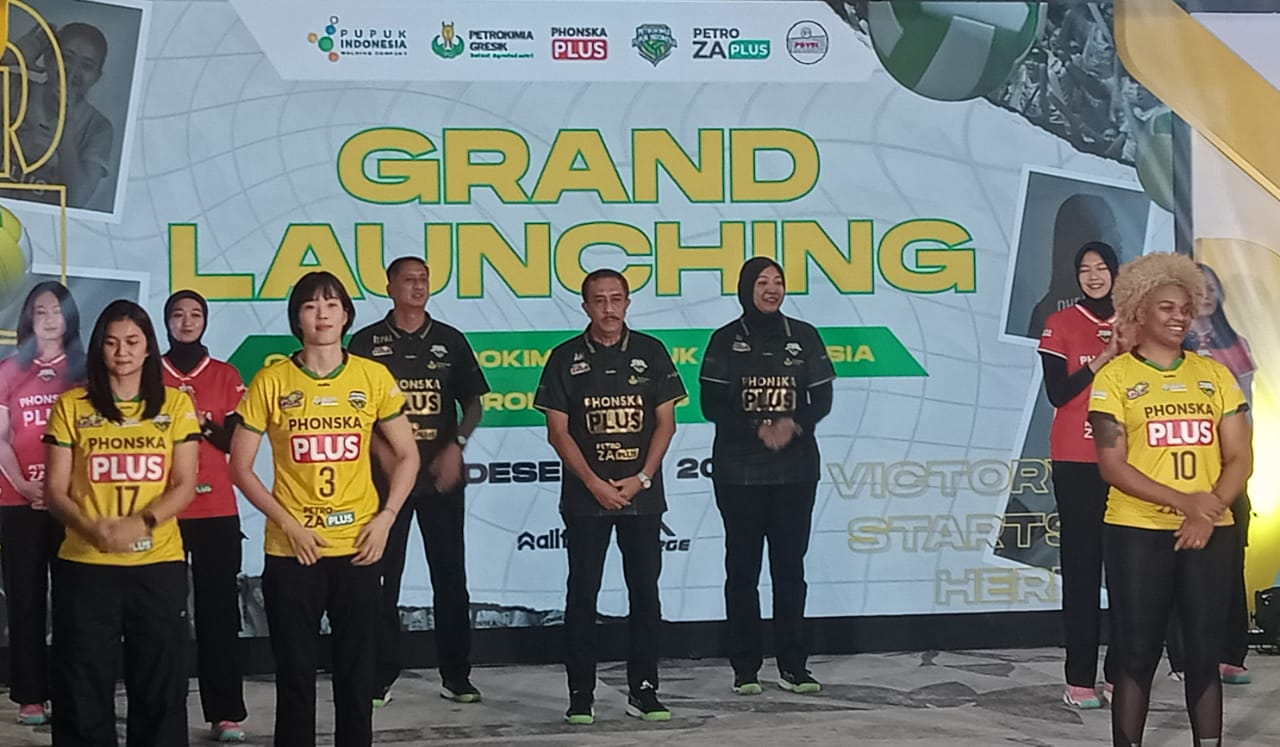 LAUNCING : Tim bola voli Gresik Petrokimia Pupuk Indonesia (GPPI) melauncing pemain mengikuti proliga 2025.