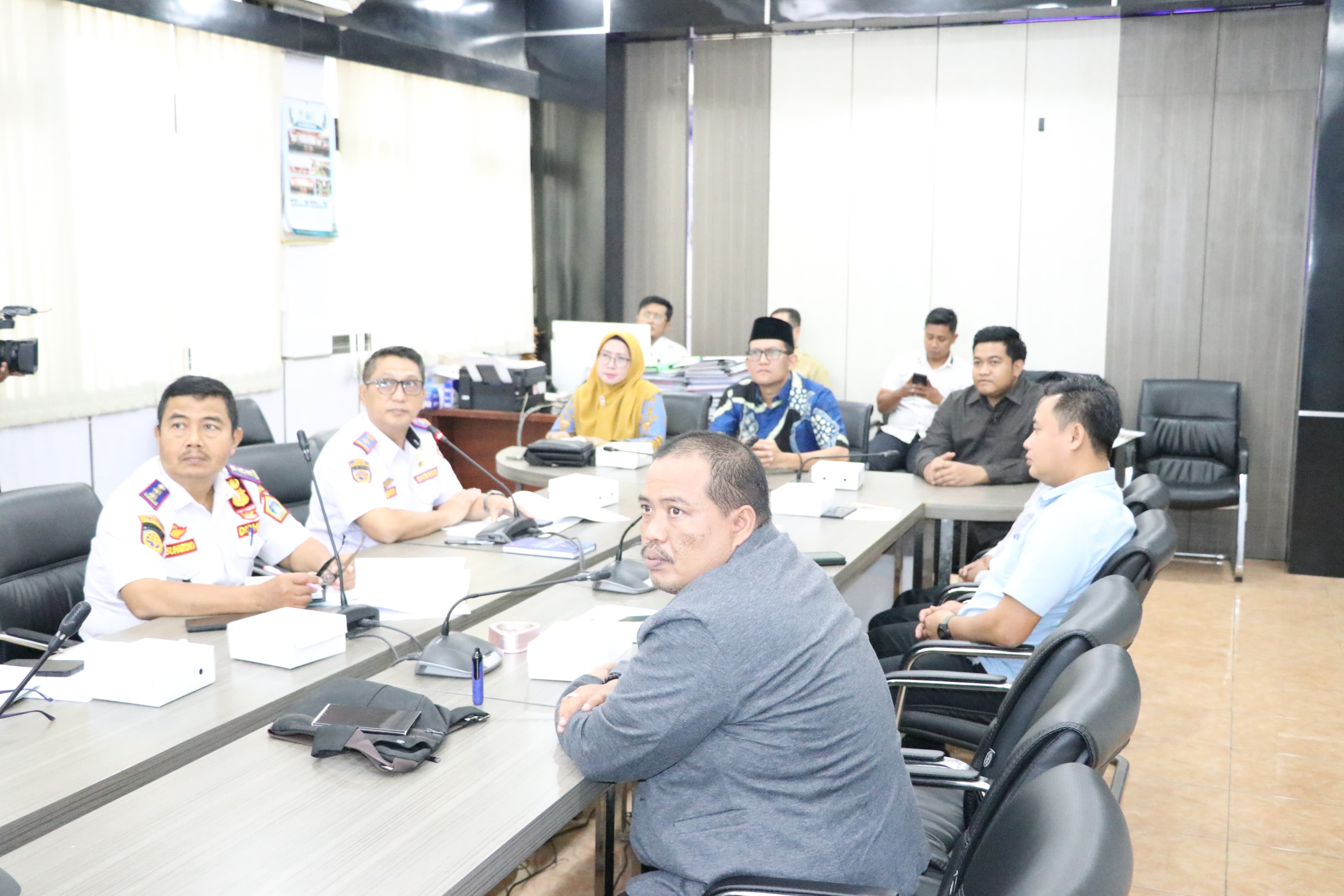 HEARING: Komisi III DPRD Gresik kembali membahas tindaklanjut persoalan truk langgar aturan.