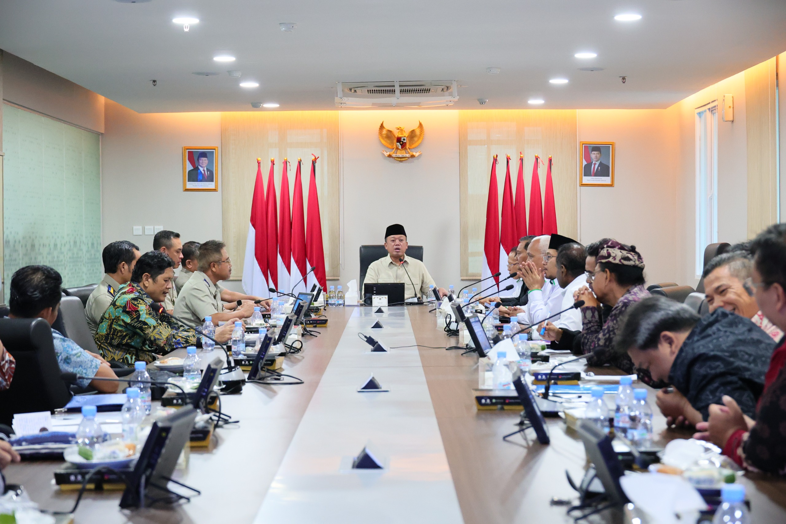 Menteri ATR/BPN Nusron Wahid memimpin percepatan pendaftaran tanah rumah ibadah di seluruh Indonesia.
