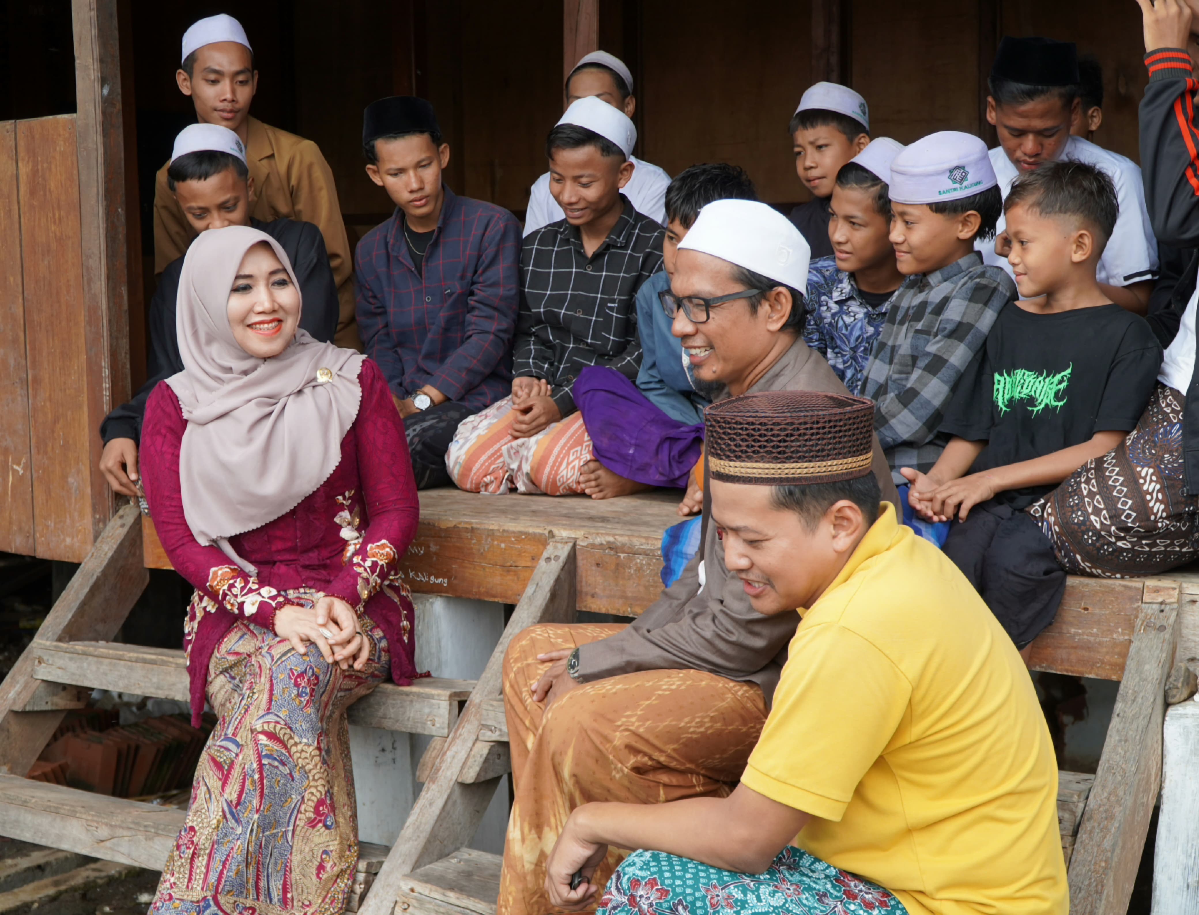 Dr Lia Istifhama, M.E.I perempuan dengan segudang prestasi. Nama Anggota Dewan Perwakilan Daerah (DPD) RI Provinsi Jawa Timur itu belakangan ini semakin dikenal publik sebagai seorang tokoh hebat