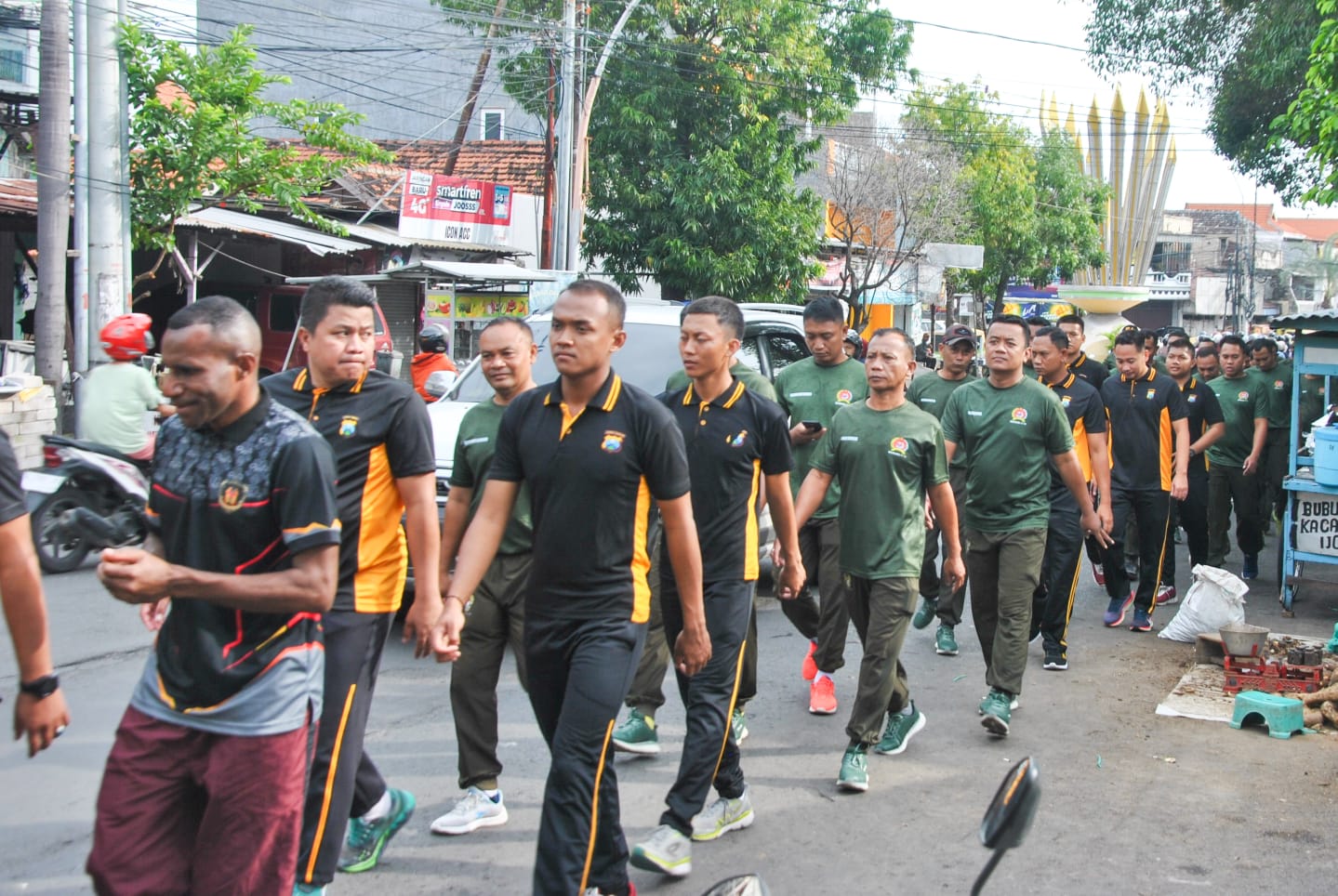 TNI-Polri dan Satpol PP Gresik Gelar Olahraga Bersama untuk Pererat Sinergitas dan Solidaritas