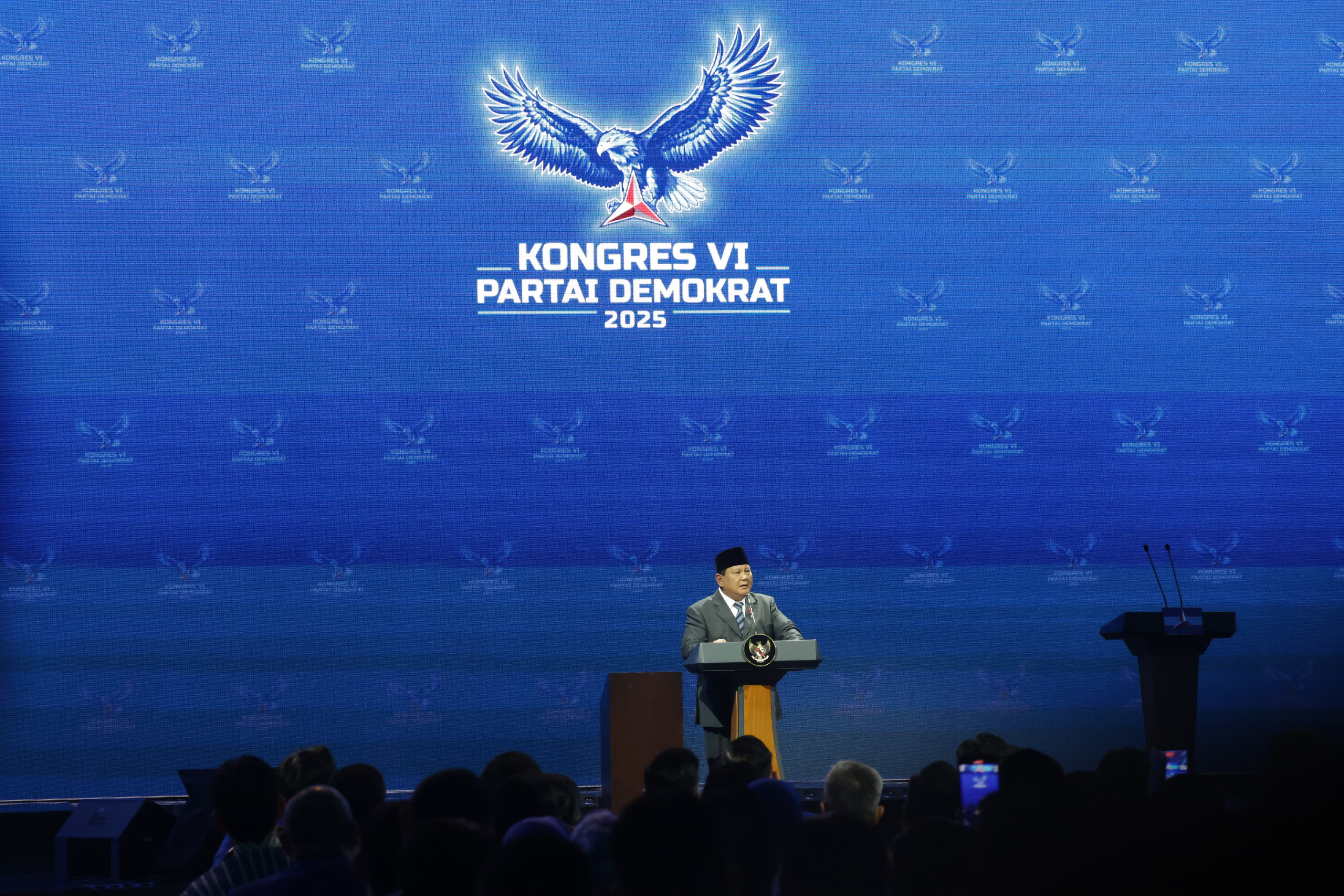 Prabowo Subianto saat menyampailkan program tembok pagar laut yang akan dibentangkan dari Banten ke Gresik