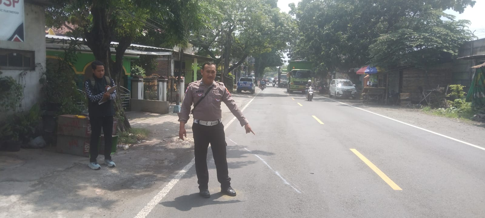 Kecelakaan Tunggal di Gresik: Pengendara Motor Tewas di Jalan Raya Boboh