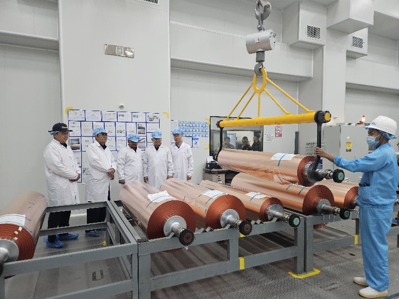 Aktivitas industri di Kabupaten Gresik terus menggeliat.