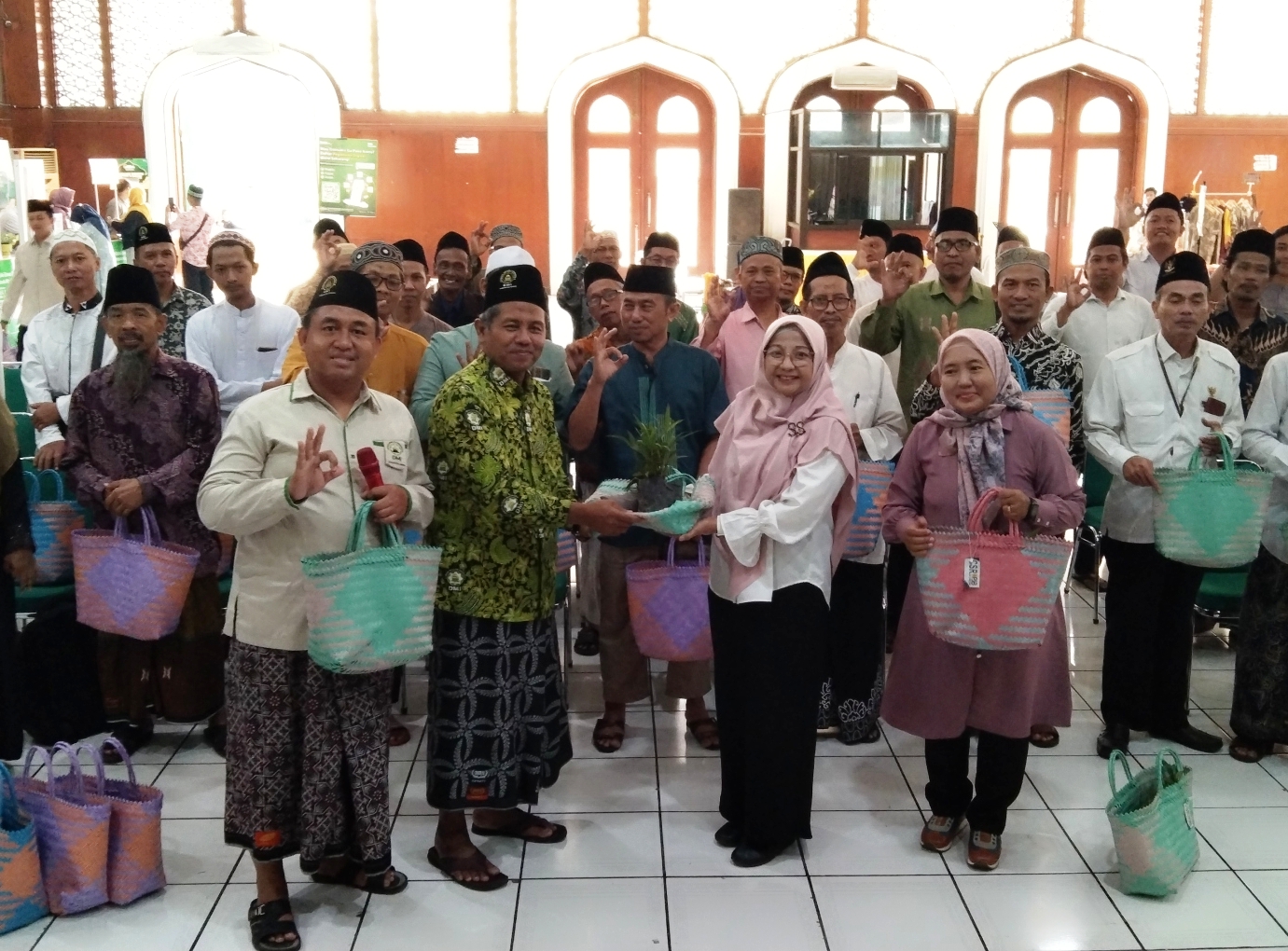 Kepala DLH Gresik Sri Subaidah mengajak DMI Berkolaborasi dalam ramadan minim sampah.