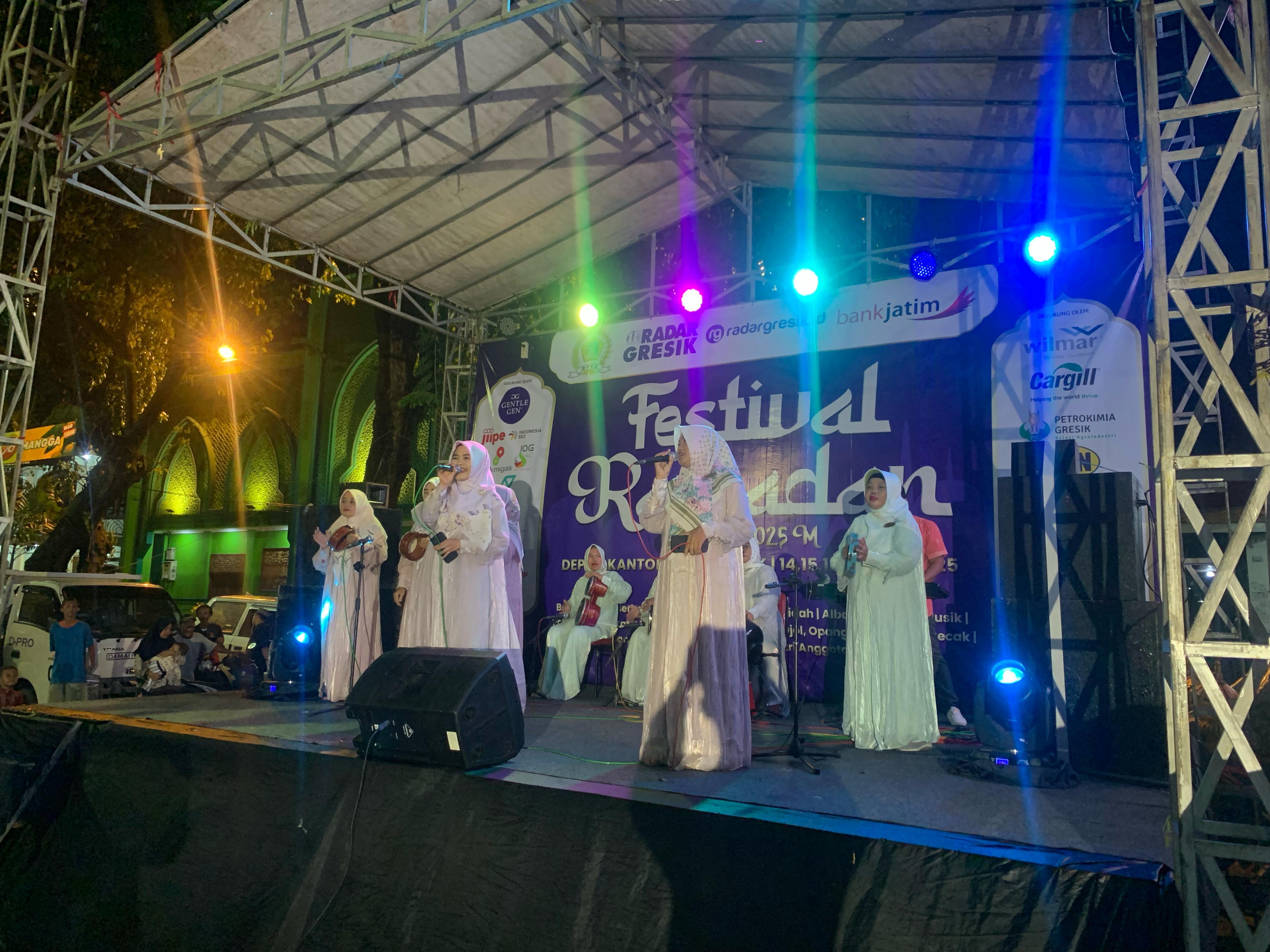 Grup qosidah El Qiano dari Pasqi menyemarakkan Festival Ramadan 2025