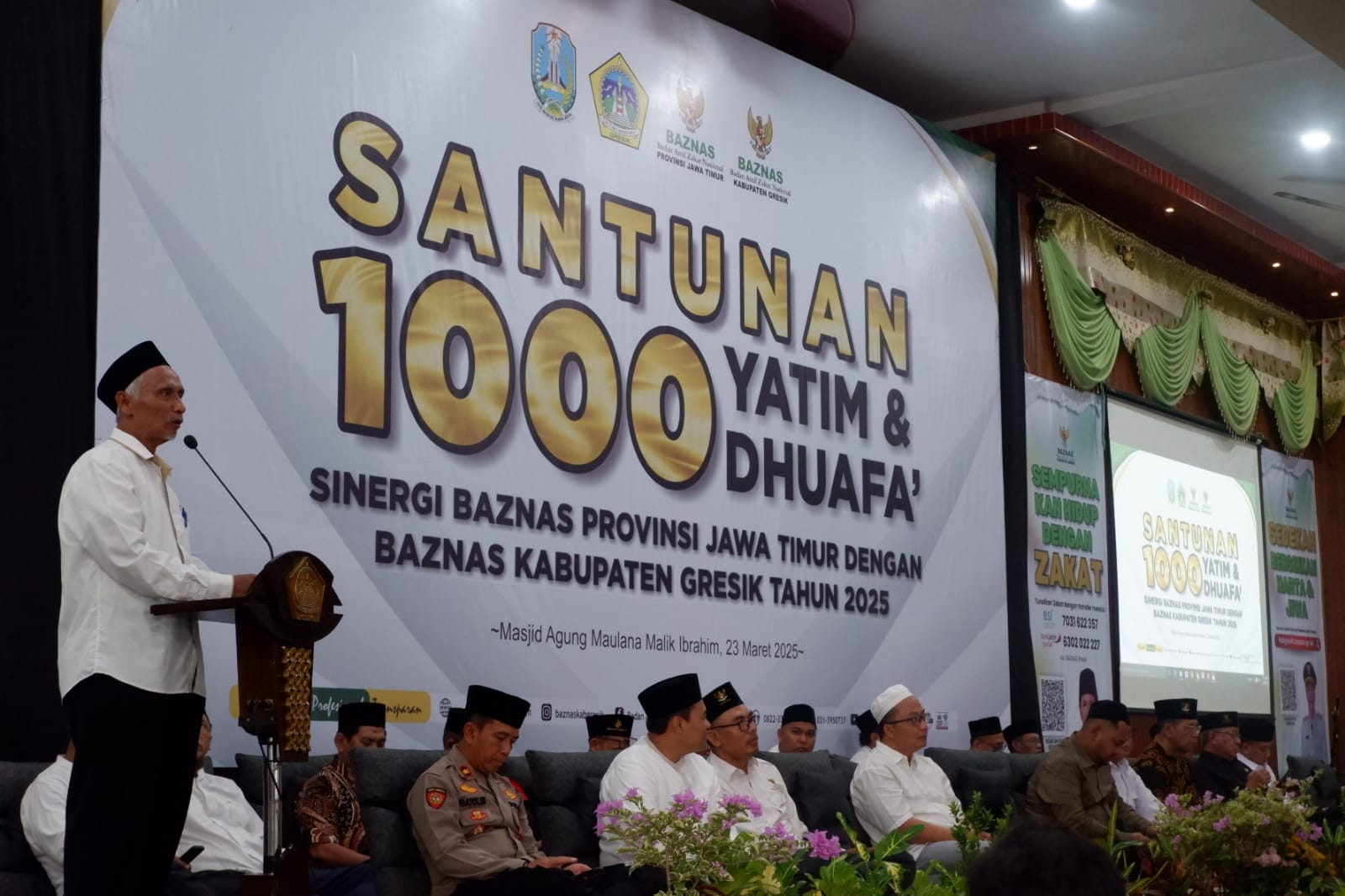 Ketua Baznas Gresik H Muhammad Mujib menyampaikan laporan kegiatan yang dilaksanakan selama bulan ramadan 1446 H di antaranya program orang tua asuh sehari (OASE)