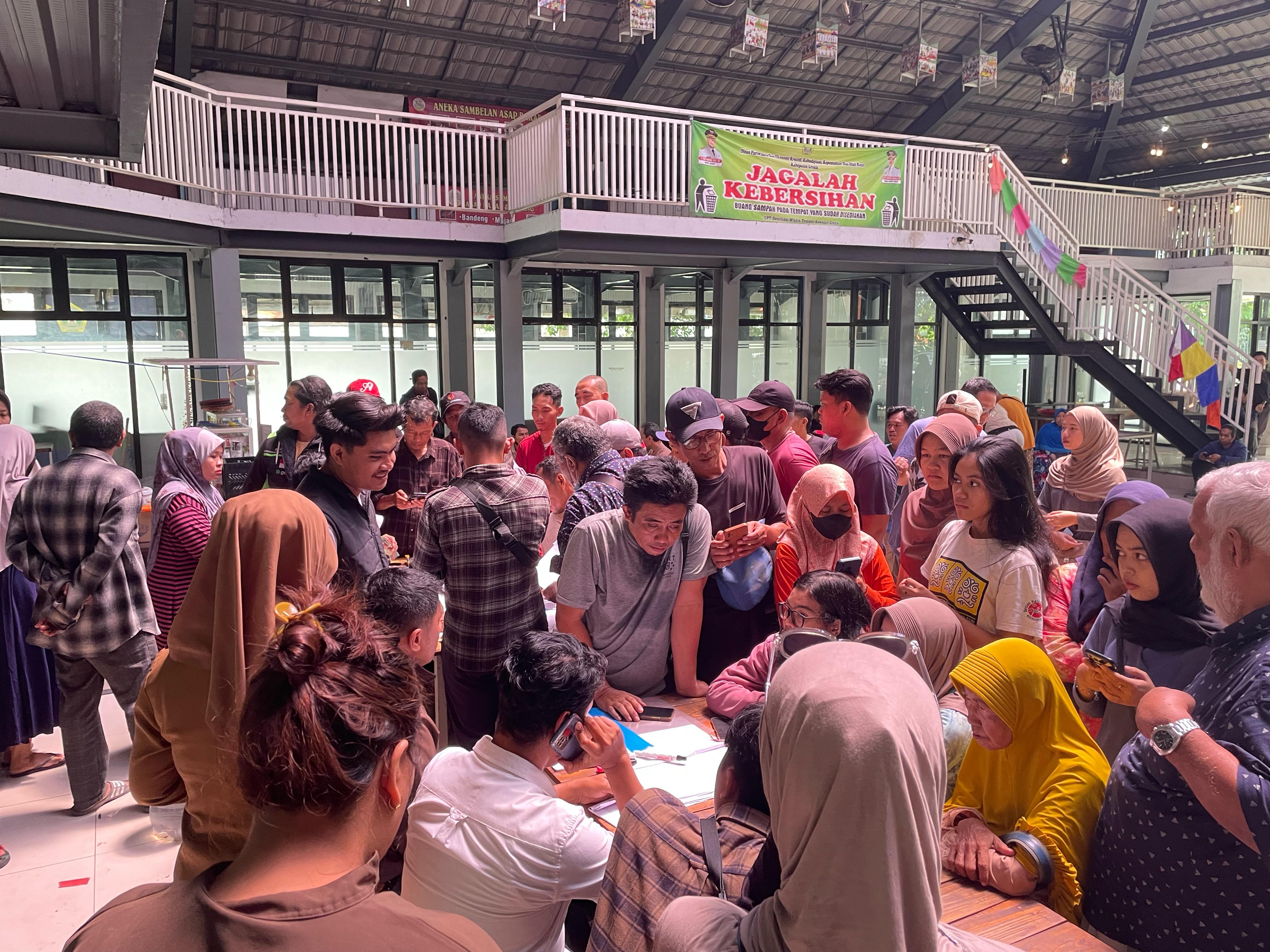 Pendaftaran stand PKL Pasar Bandeng 2025 di Pudak Galeri diserbu ratusan peserta.