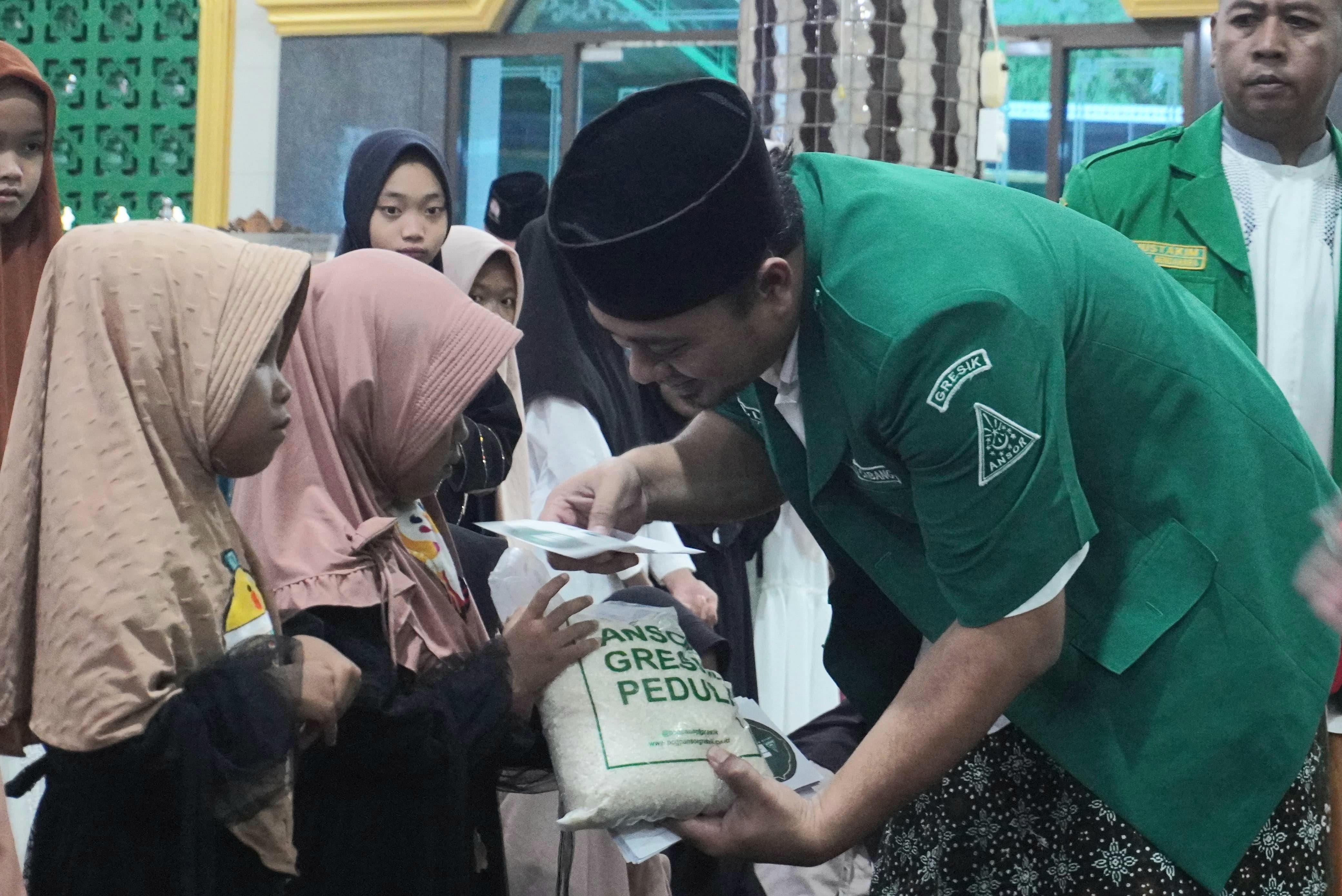 Sahabat Ludfi selaku ketua Cabang GP Ansor Gresik menghadiri Kegiatan santunan yang di laksanakan PAC GP Ansor Benjeng.