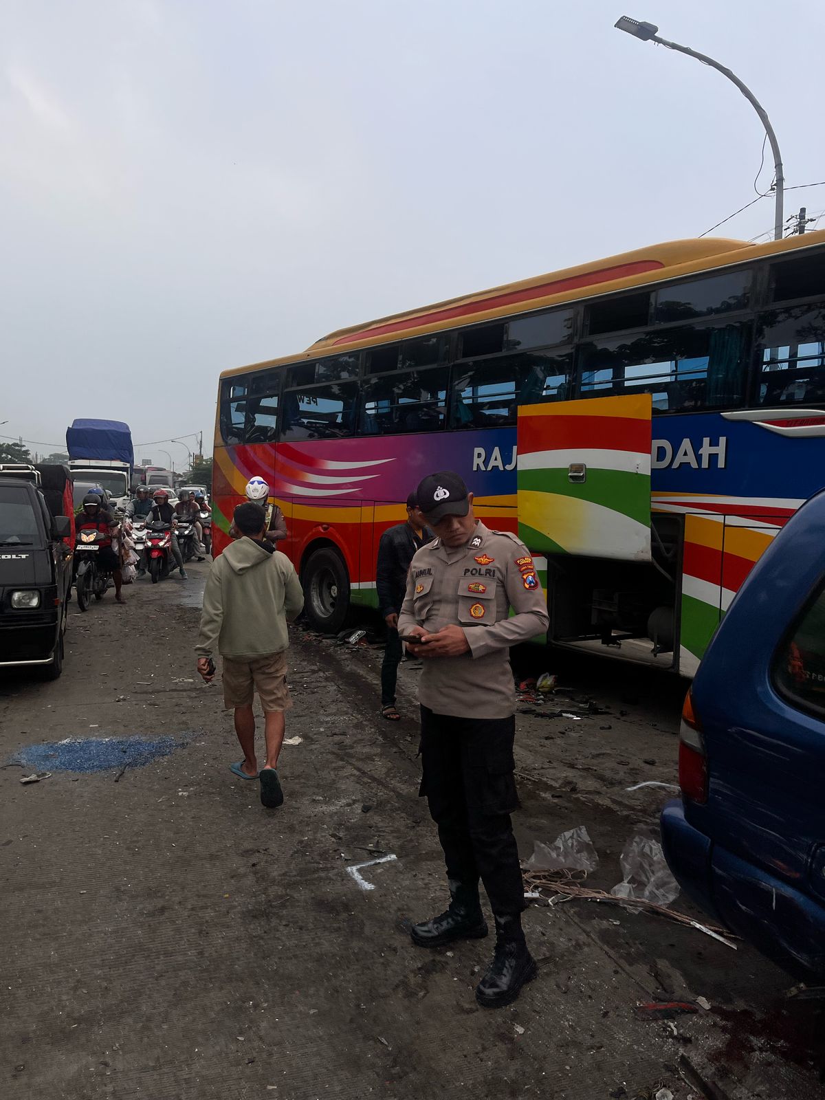 Detik-Detik Kecelakaan Maut di Jalan Raya Duduksampeyan Gresik, 7 Orang Tewas