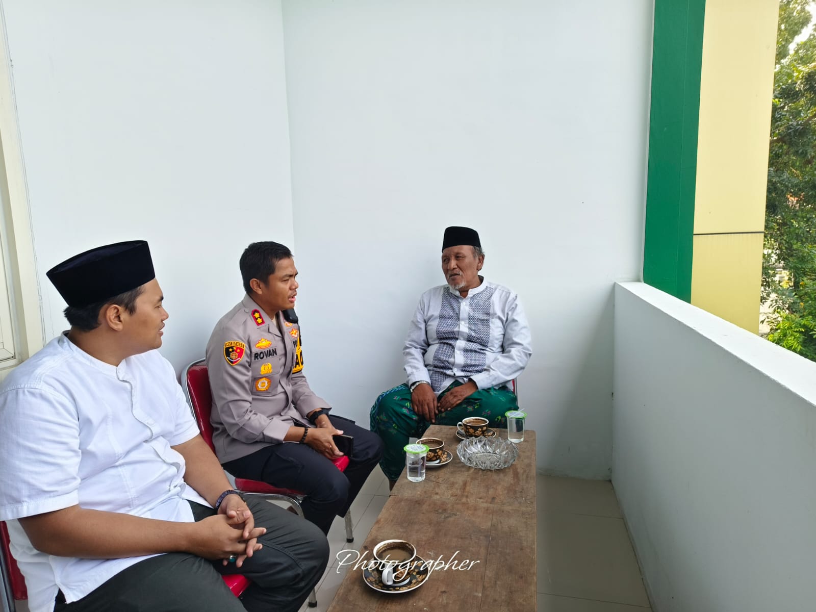 KOORDINASI: Ketua Umum MUI Gresik, KH Ainur Rofiq Thoyyib didampingi Sekretaris Makmun menemui AKBP Rovan Richard Mahenu.