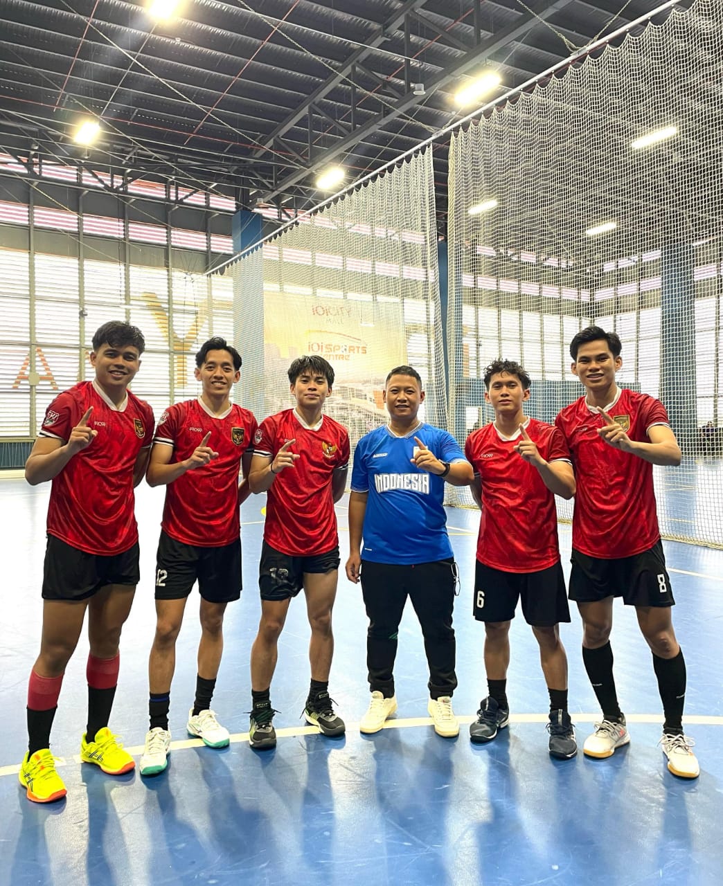 BANGGA: Lima atlet hockey indoor putra latihan di Malaysia untuk persiapan Sea Games 2025