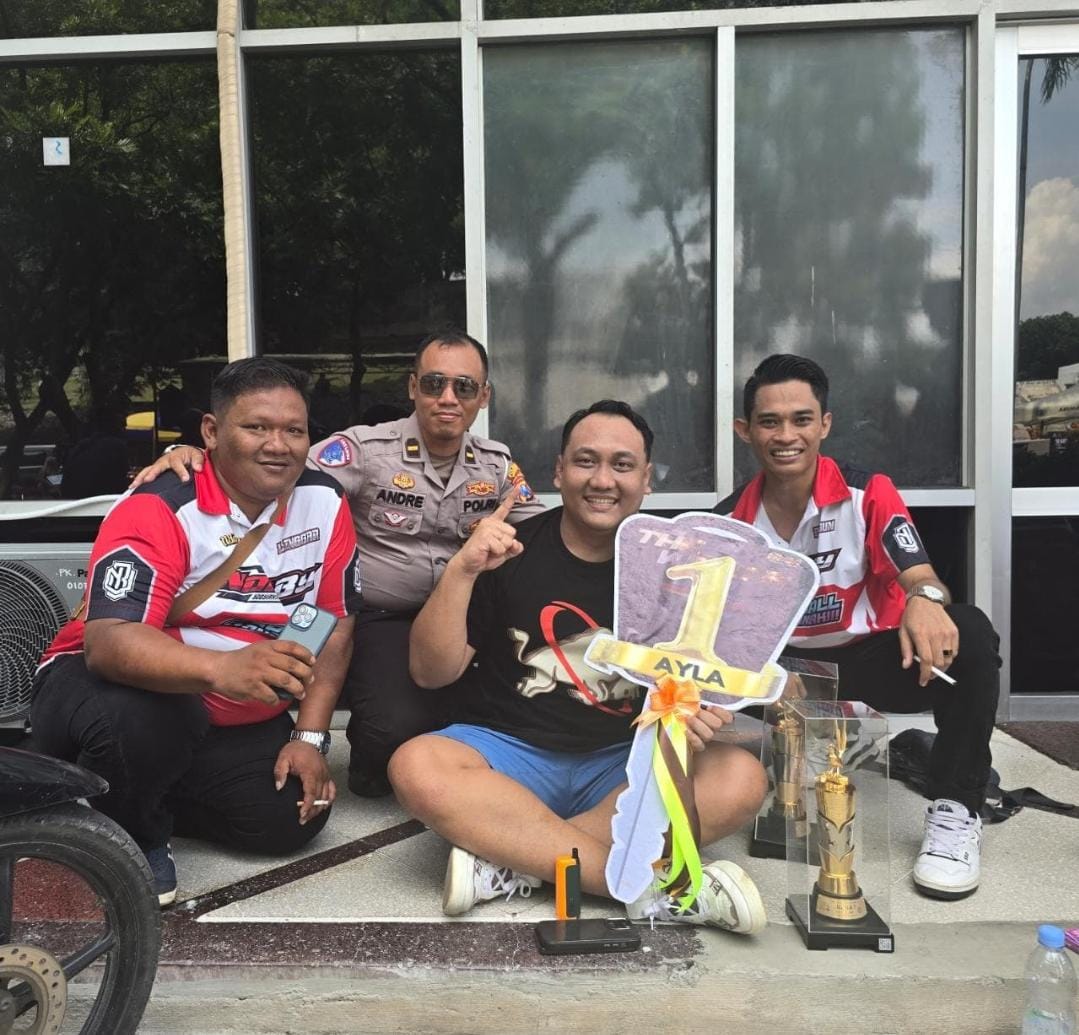 JUARA : Murai Batu Rendy Ndarboy Menangi Piala Kapolri 2025, Bawa Pulang Mobil Ayladi Stadion Petrokimia Gresik.