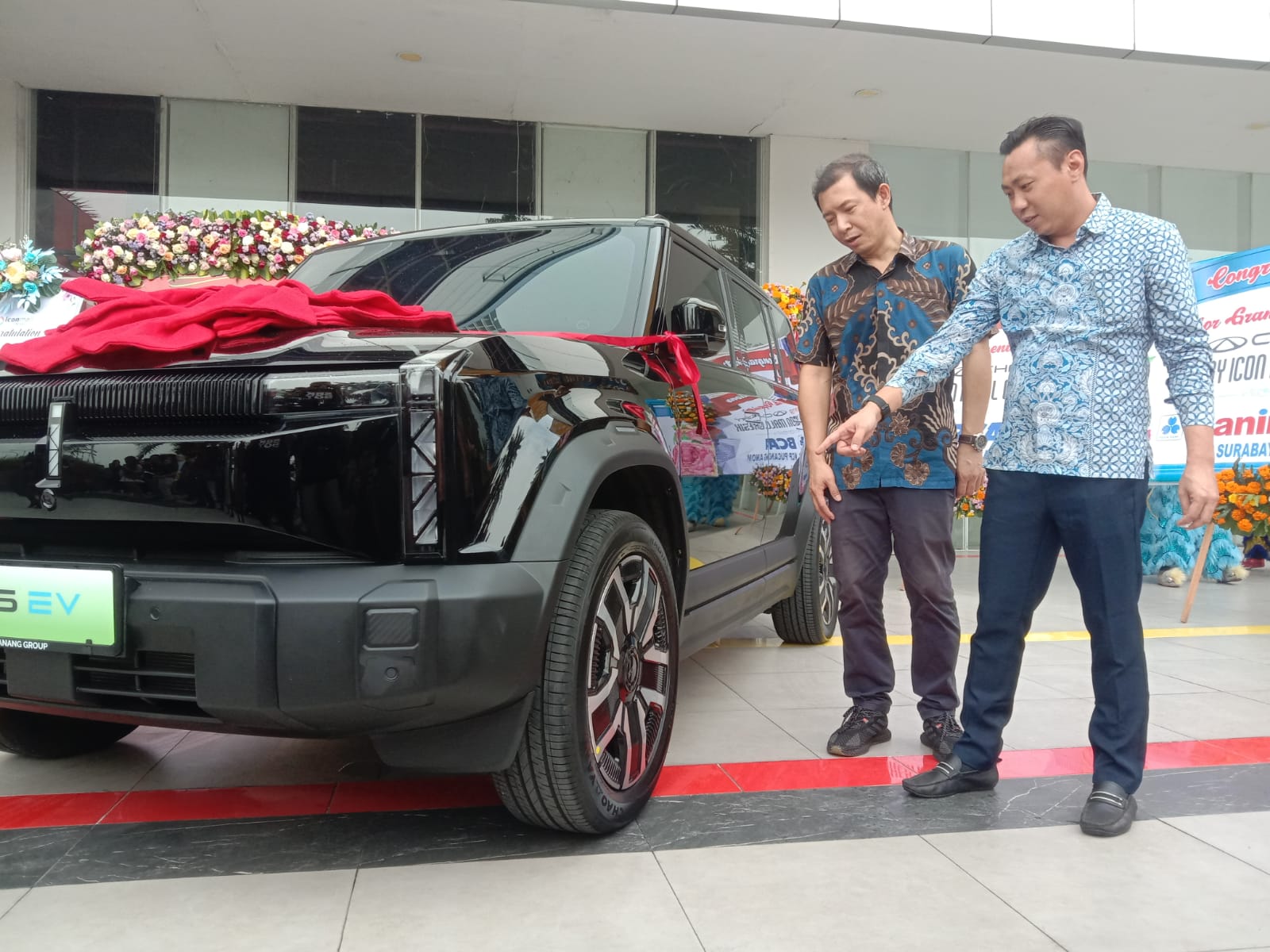 Gresik mulai menjadi sebagai magnet bagi industri otomotif premium di Jawa Timur, seiring dengan pertumbuhan ekonomi dan industri yang pesat di wilayah ini.