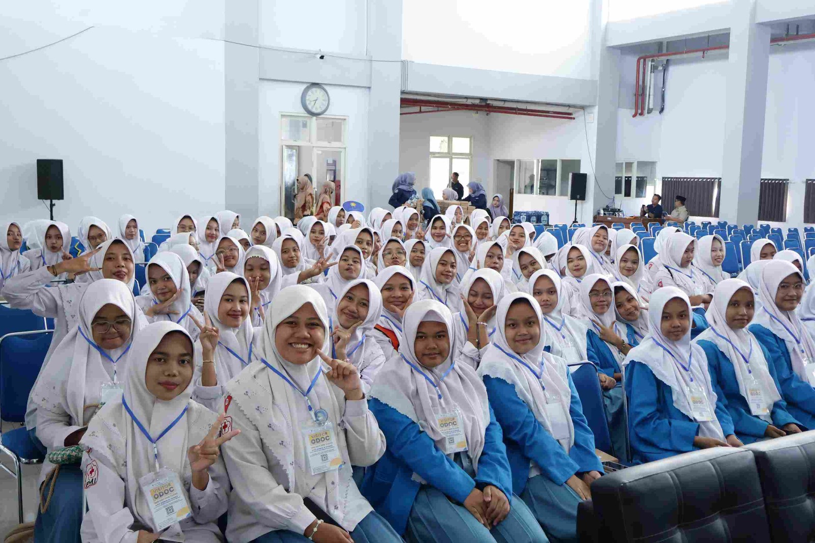 ANTUSISME : Ratusan Siswa SMA di Gresik Rasakan langsung perkuliahan serta mengeksplorasi minat di berbagai bidang ilmu fakultas di UMG.