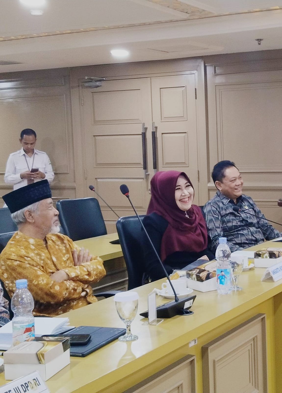 Agnggota DPD RI Lia Istifhama saat rapat bersama MenPPPA di Ruang Rapat DPD RI Jakarta