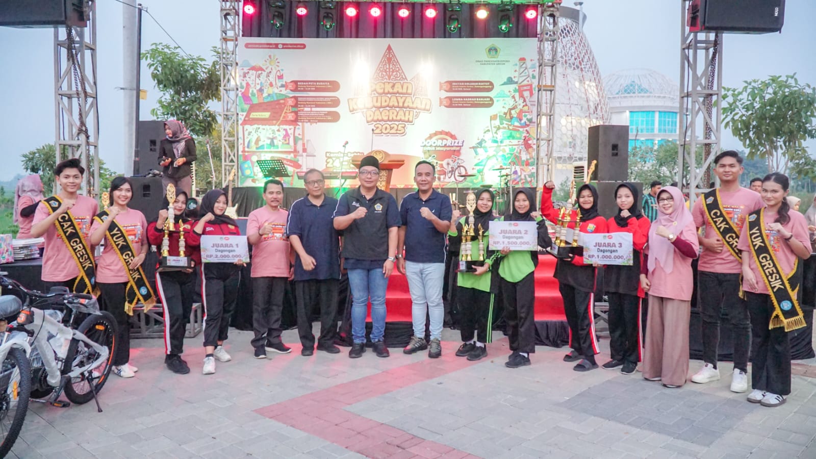 &nbsp;  ANAK MUDA: Pemkab Gresik mengajak anak-anak muda untuk melestarikan budaya lokal.