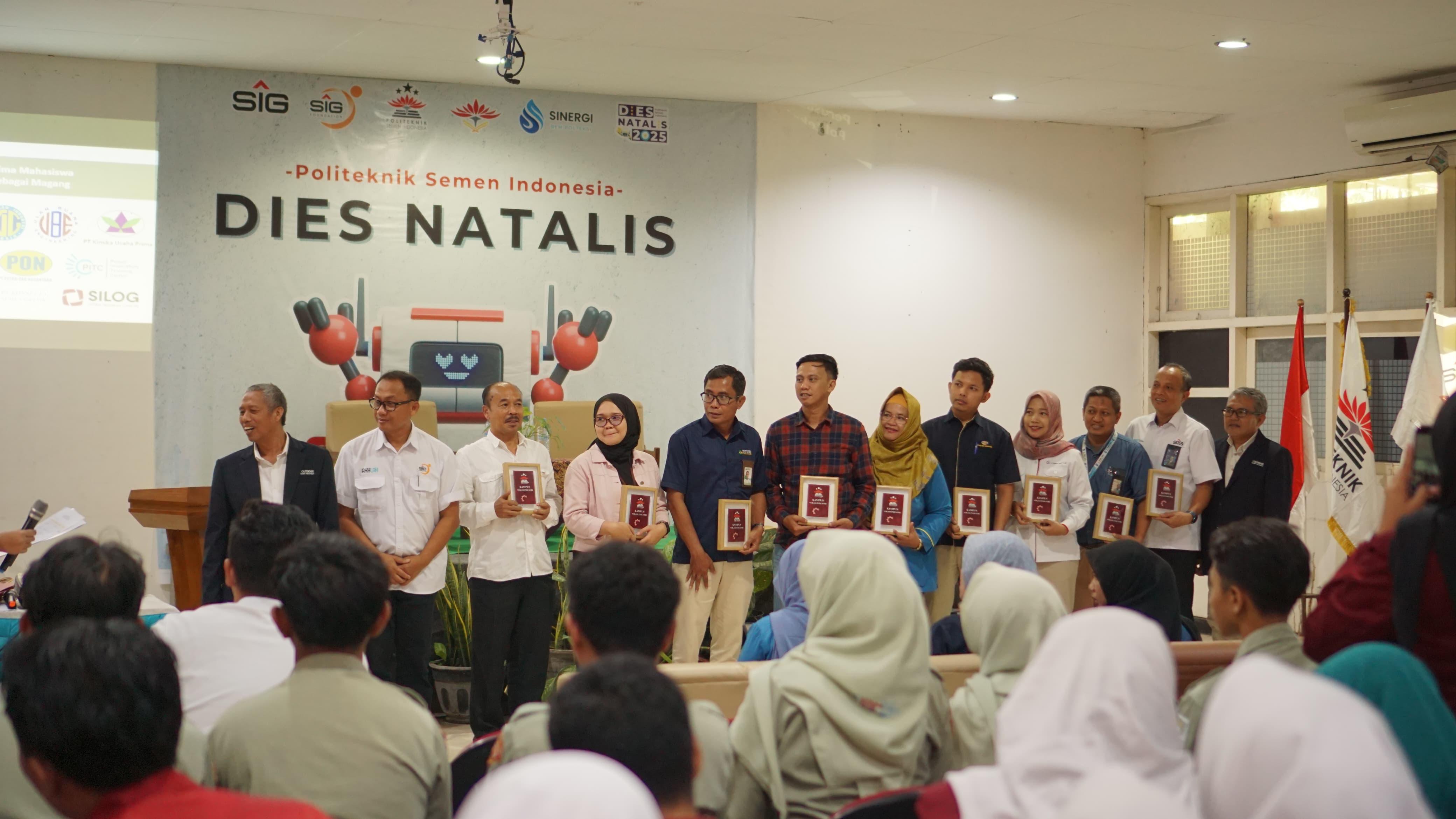 Meriahnya Dies Natalis ke-3 Politeknik Semen Indonesia,  Gandeng Siswa SMA Gresik Perkenalkan Dunia Kampus dan Kerja.
