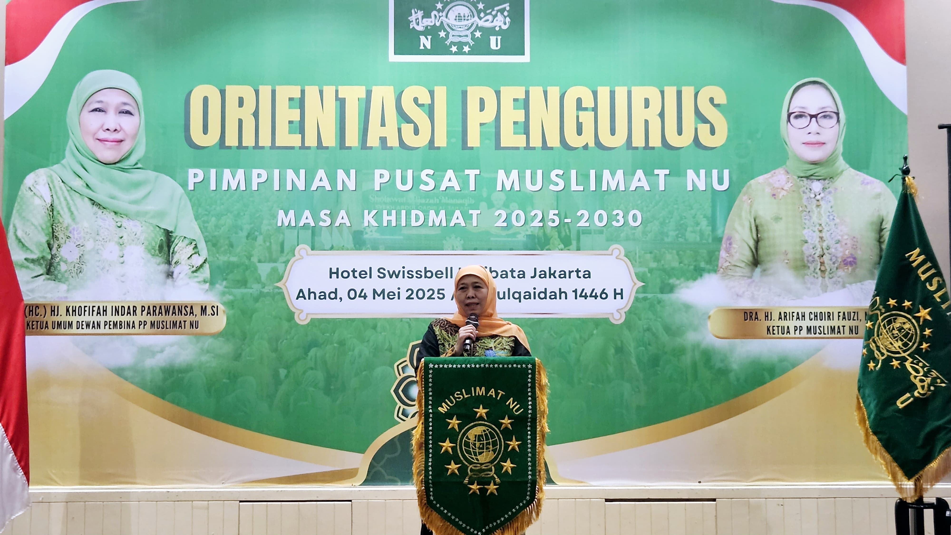 Ketua Dewan Pembina PP Muslimat NU sekaligus Gubernur Jawa Timur, Khofifah Indar Parawansa saat memberikan sambutan orientasi pengurus PP Muslimat NU