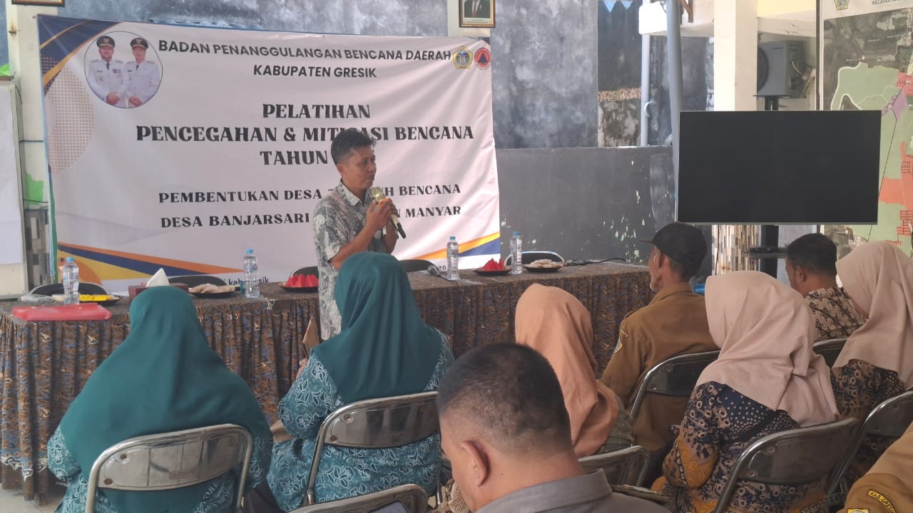 TANGGUH: Badan Penanggulangan Bencana Daerah (BPBD) Gresik membekali warga dengan pengetahuan dan keterampilan dalam menghadapi berbagai potensi bencana di tingkat desa.