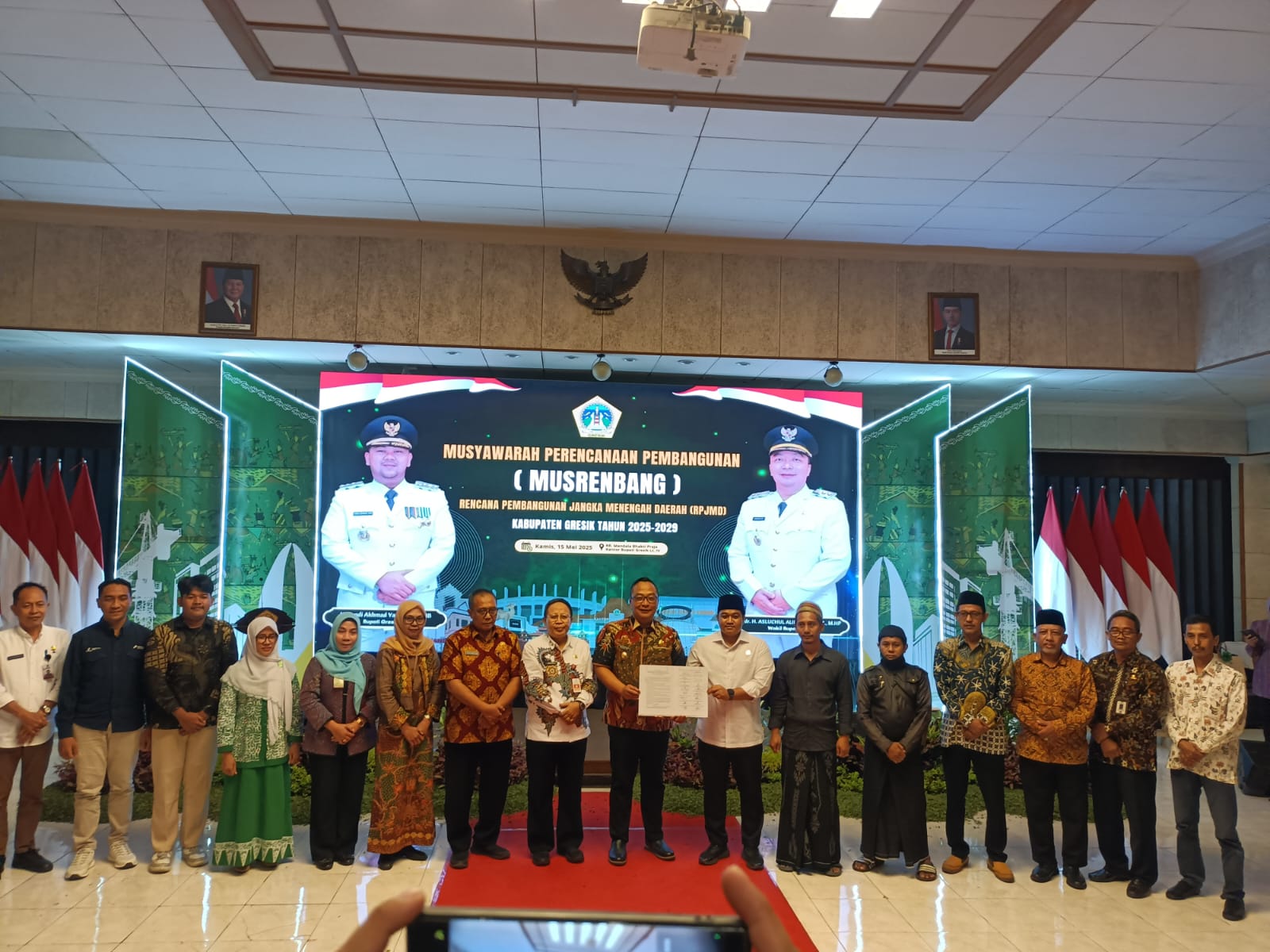 KOMITMEN: Musrenbang RPJMD Gresik ini dihadiri oleh pimpinan DPRD Gresik, berbagai stakeholder terkait, perwakilan pemerintah daerah di sekitar wilayah Gerbangkertosusila, serta perwakilan dari pemeri