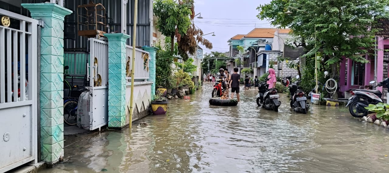 Banjir dari luapan sungai Bengawan Solo datang lagi hingga membuat warga was-was.