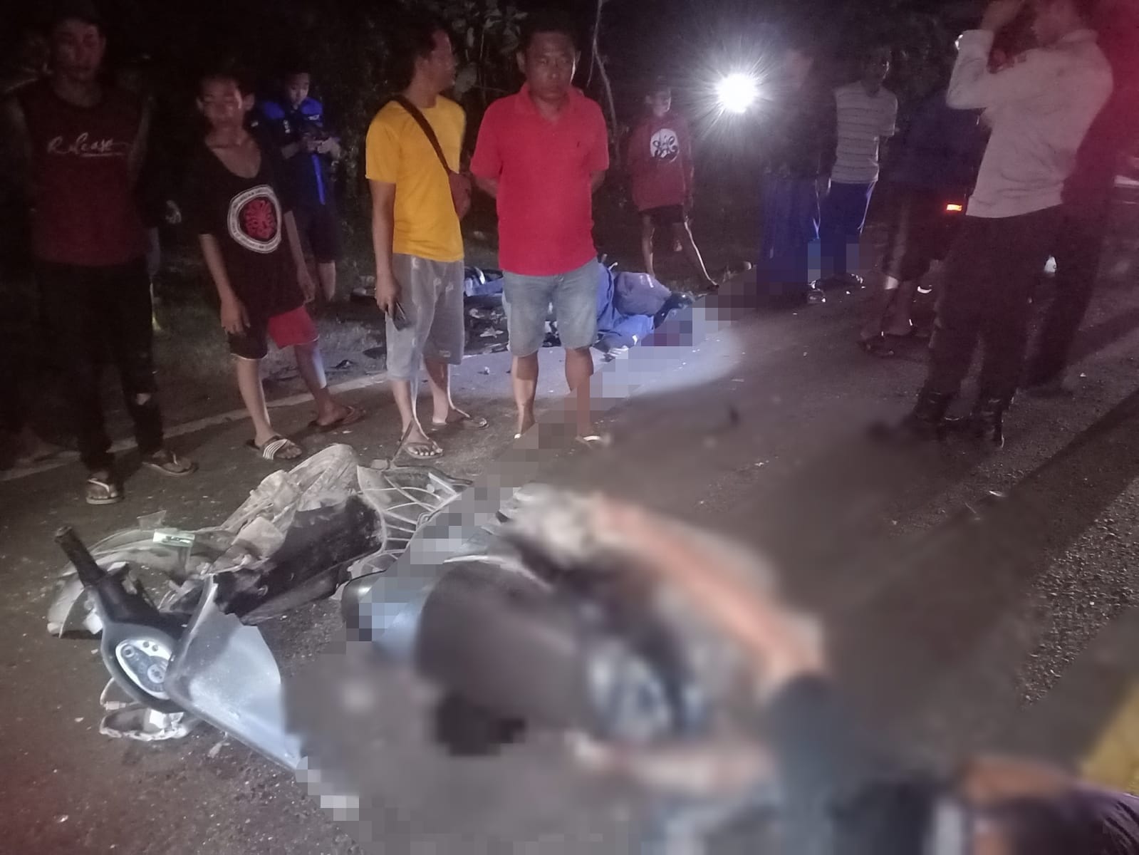 LAKA LANTAS: Dua pengendara sepeda motor mengalami kecelakaan hingga menewaskan satu orang di tempat kejadian sekitar pukul 18.15 WIB, Selasa (20/5).