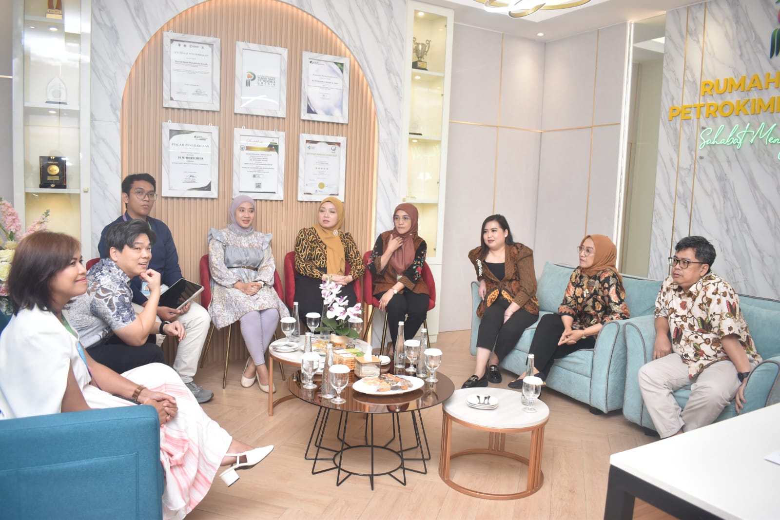 SIAP LAYANI MASYARAKAT DENGAN KUALITAS TERBAIK : PT Petro Graha Medika (PGM) RS Petrokimia Gresik Grup kolaborasi dengan Parkway Hospitals Singapore (IHH SG)