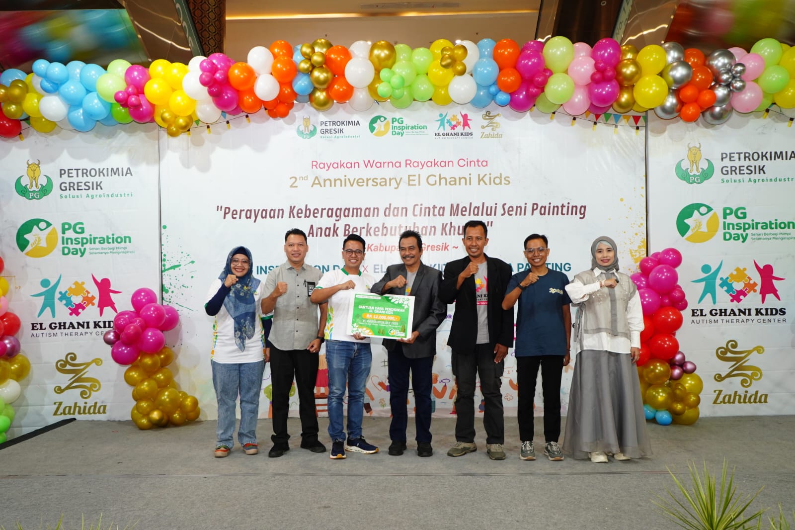 MENGINSPIRASI : Kolaborasi El Ghani Kids Gresik dan Zahida Painting Bojonegoro bersama Petrokimia Gresik, merayakan HUT ke-2 El Ghani Kids dengan dukungan dana pendidikan bagi anak-anak istimewa.