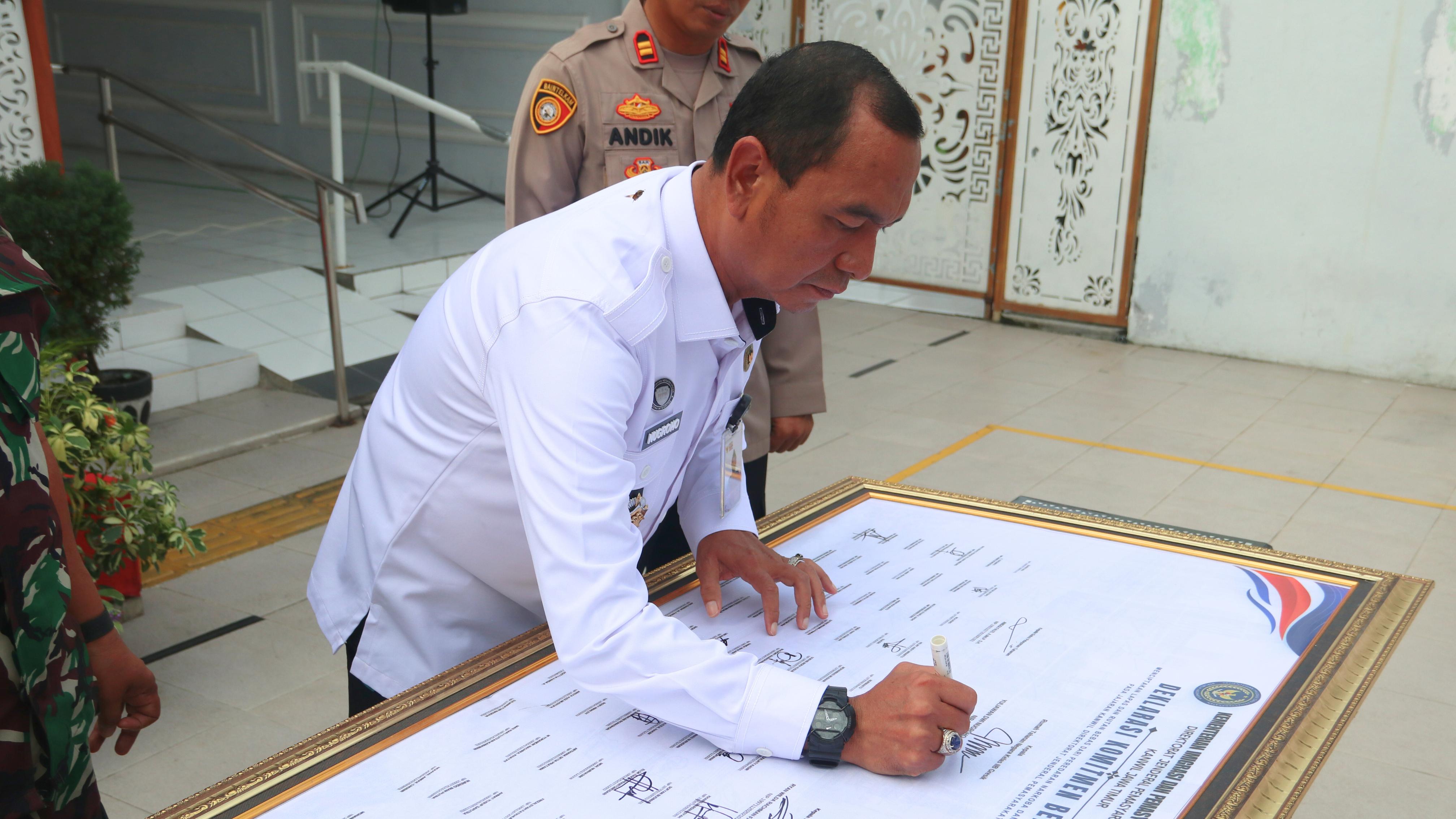 KOMITMEN: Kepala Rutan Gresik, Yuliawan Dwi Nugroho menekankan pentingnya peran aktif setiap pegawai dalam menjaga profesionalisme dan integritas.