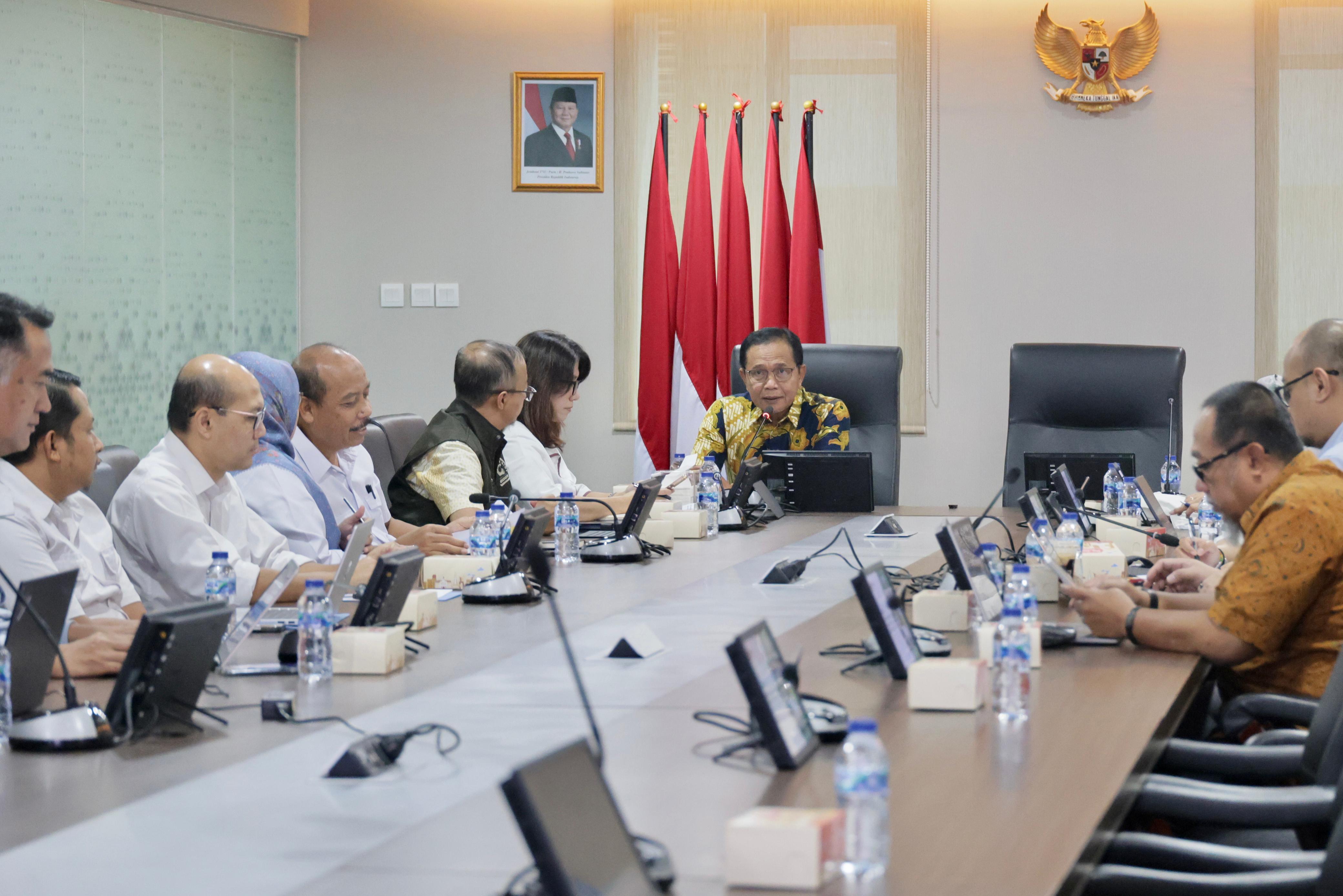 Sekretaris Jenderal (Sekjen) Kementerian Agraria dan Tata Ruang/Badan Pertanahan Nasional (ATR/BPN), Pudji Prasetijanto Hadi memimpin rapat ILASP.
