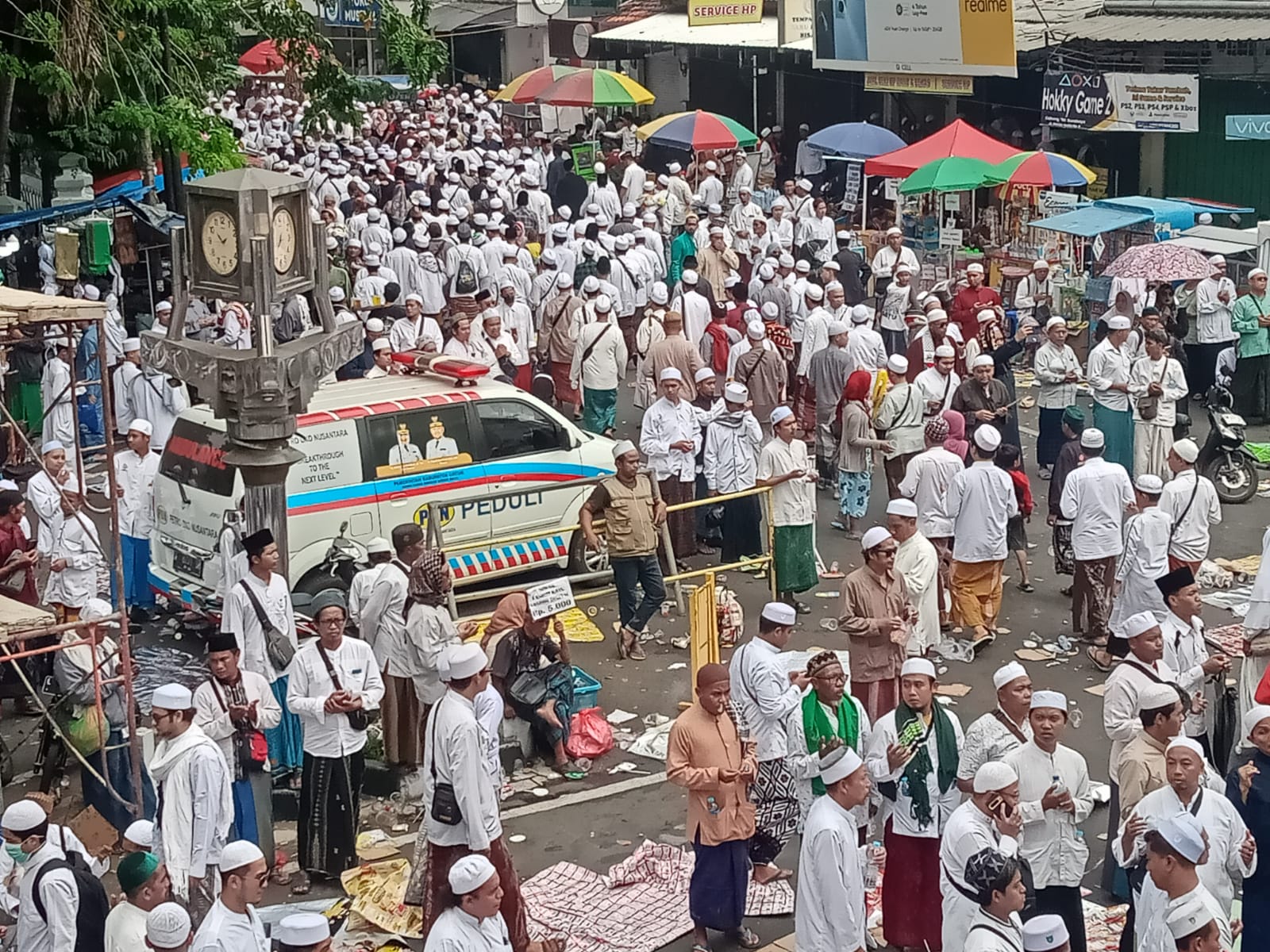 PENUH: (Satlantas) Polres Gresik telah menyiapkan sejumlah kantong parkir dan rekayasa lalu lintas. Persiapan ini dilakukan untuk mengantisipasi membludaknya jamaah yang diperkirakan hadir pada tangga