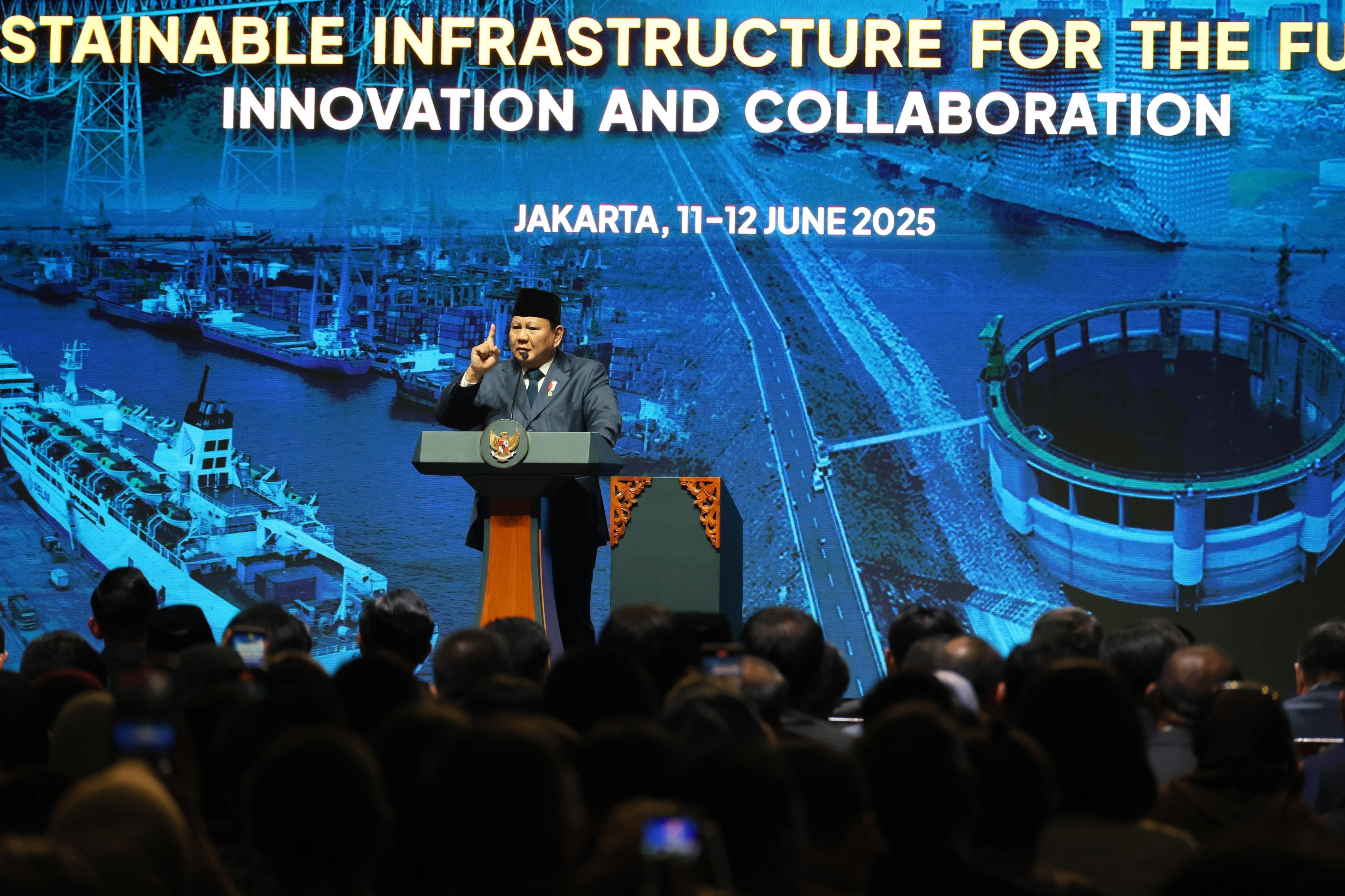 Presiden RI, Prabowo Subianto memberikan pengarahan dalam penutupan ICI 2025.