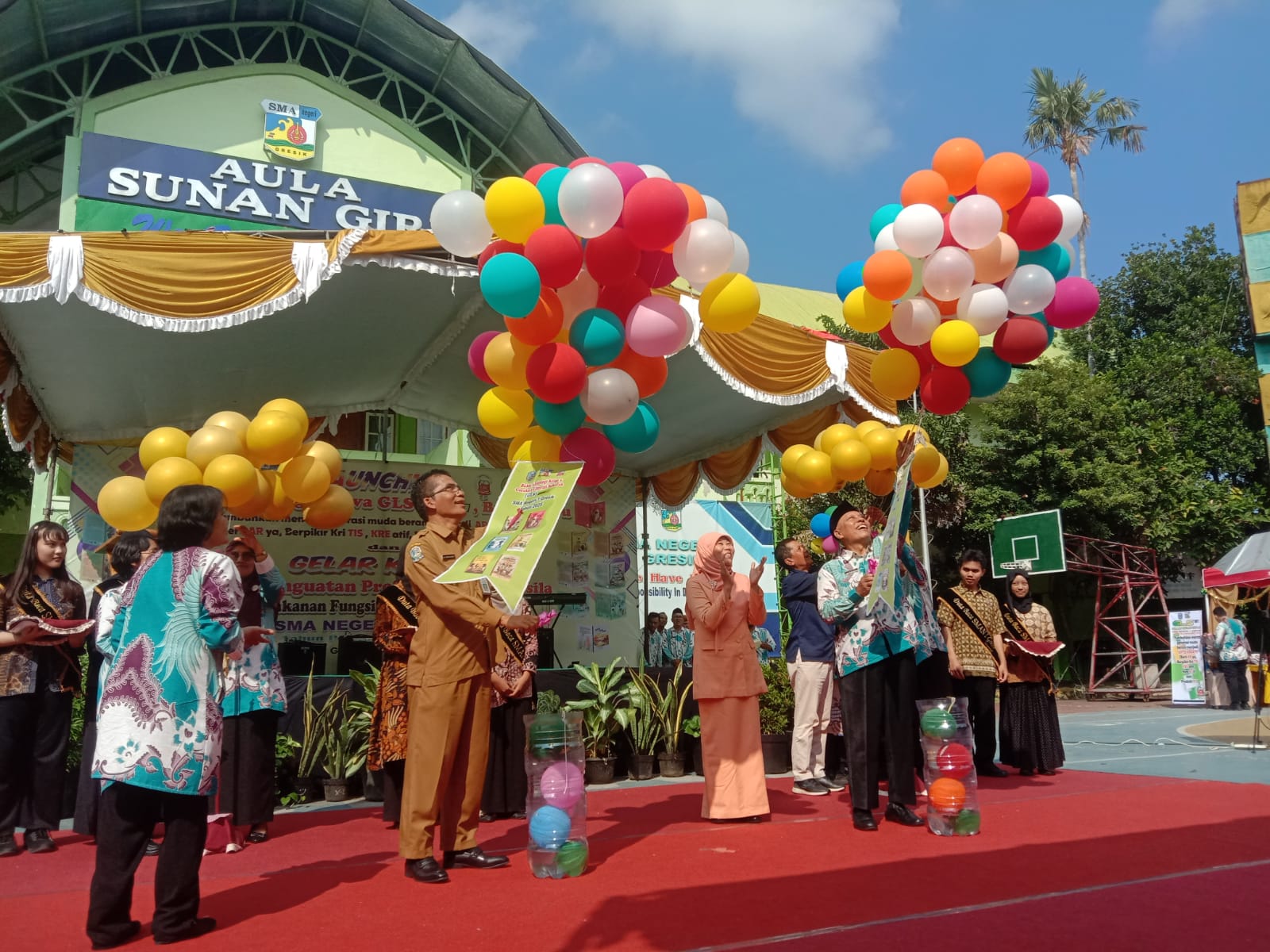 LITERASI: SMAN 1 Gresik kembali menunjukkan komitmennya dalam mengembangkan literasi dan kreativitas.